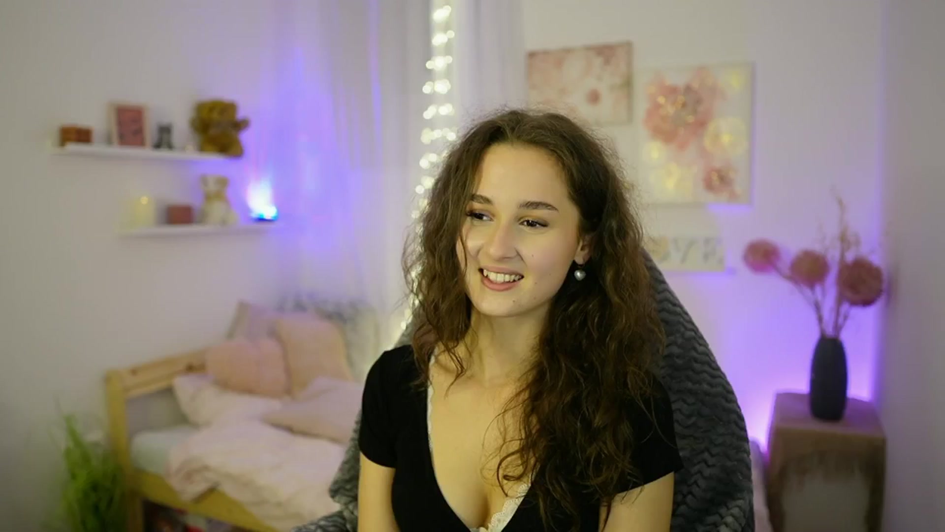 Gallery image thumbnail from Anita_Grey_'s myfreecams stream on, 10/07/2025, 19:58 image 12 of 20