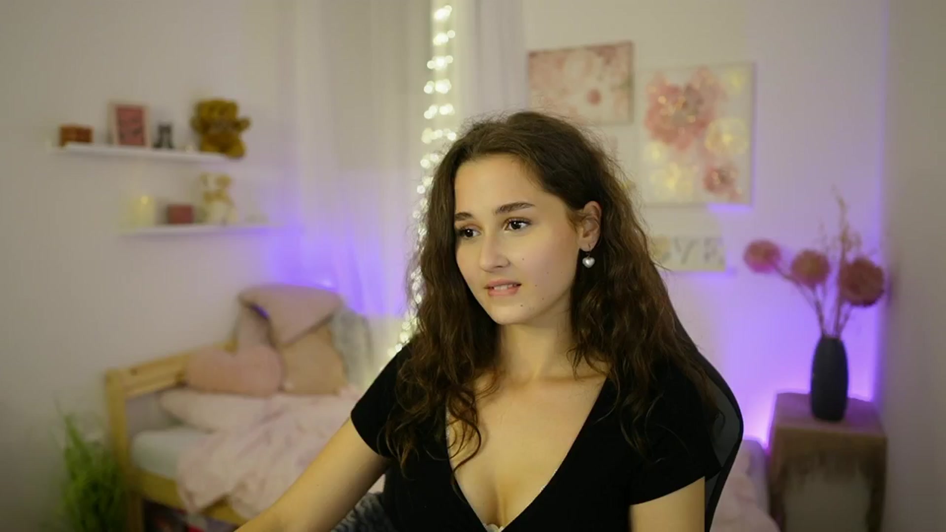 Gallery image thumbnail from Anita_Grey_'s myfreecams stream on, 10/07/2025, 21:11 image 5 of 20