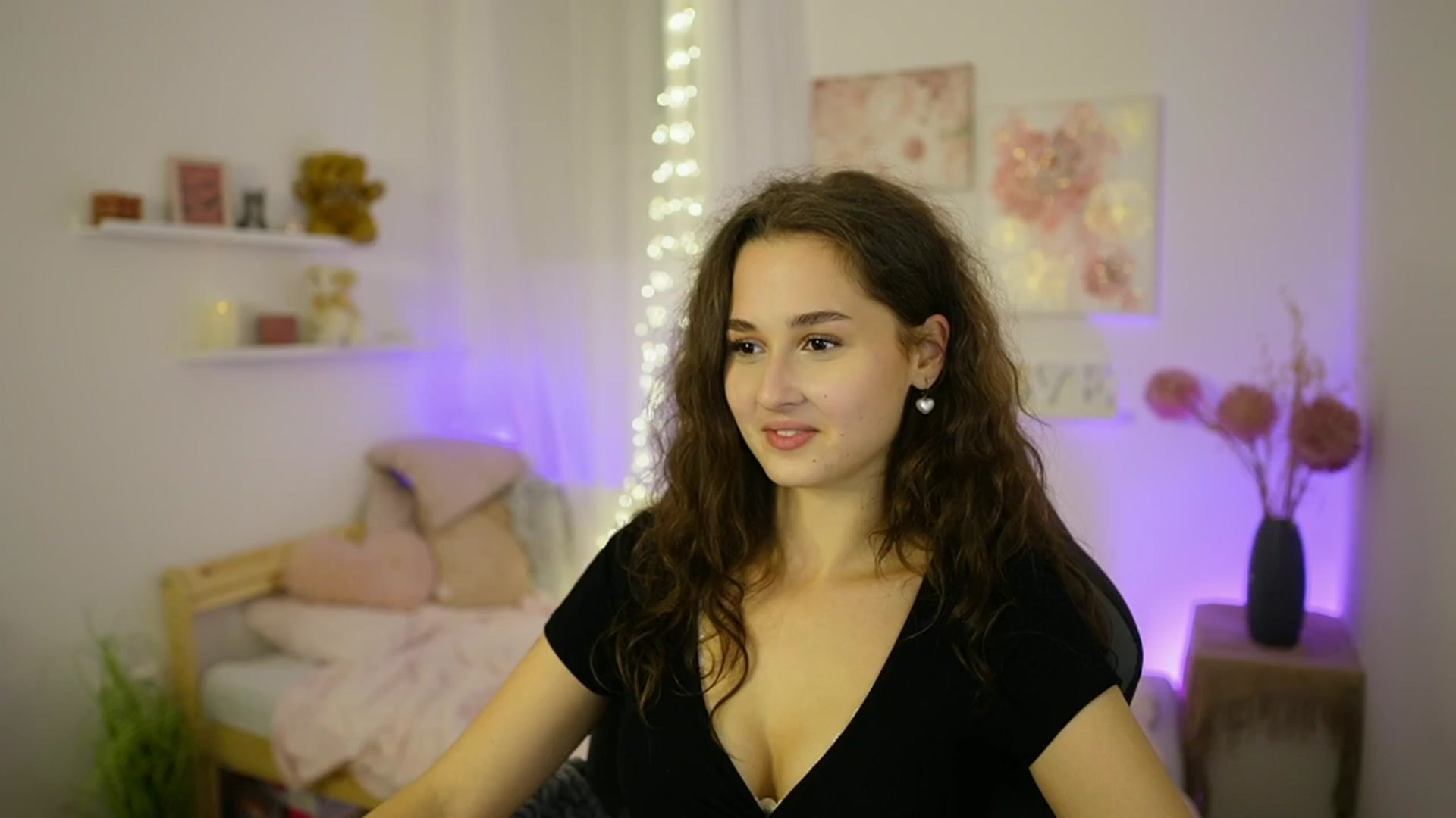 Gallery image thumbnail from Anita_Grey_'s myfreecams stream on, 10/07/2025, 21:11 image 4 of 20