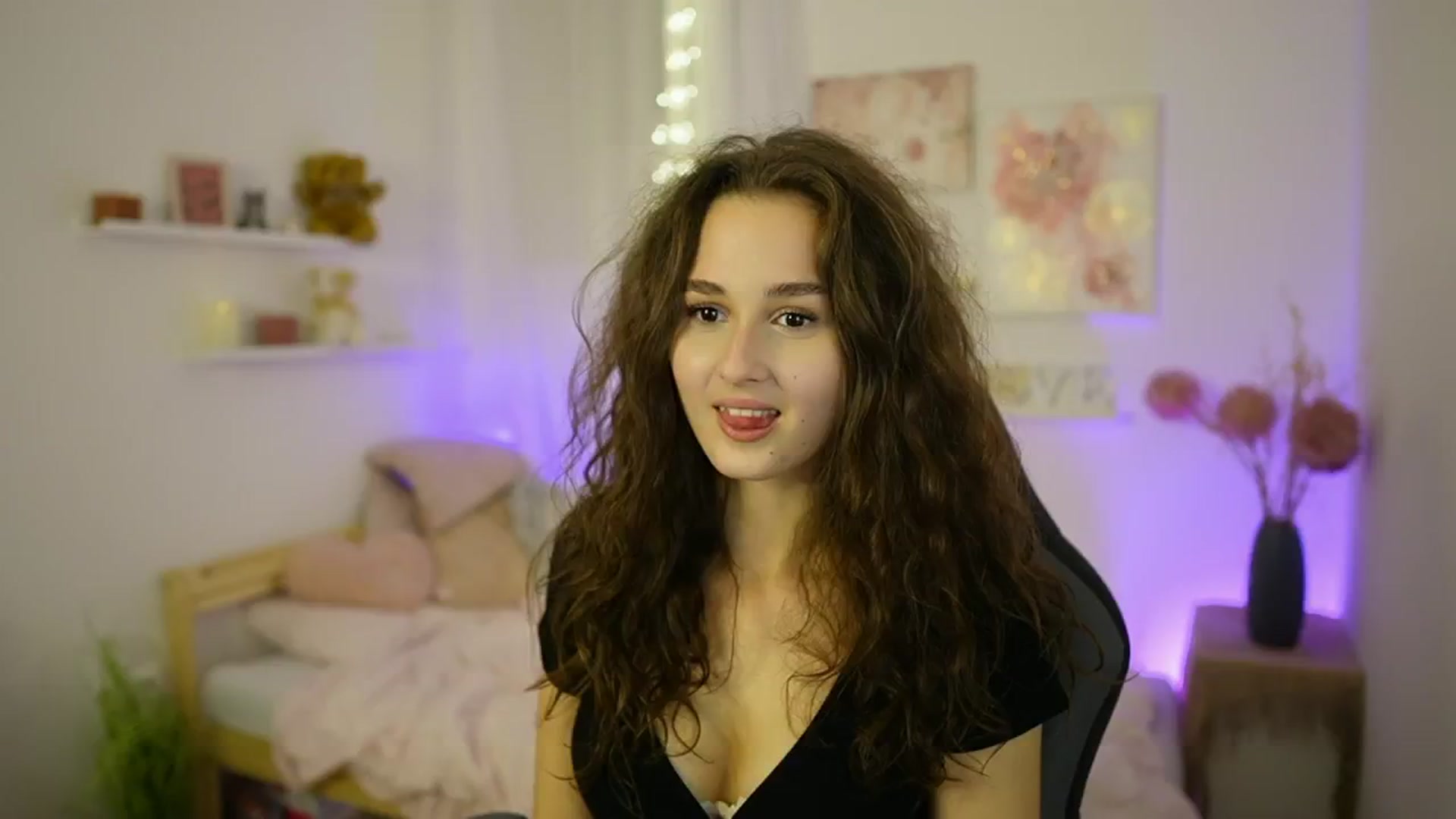 Gallery image thumbnail from Anita_Grey_'s myfreecams stream on, 10/07/2025, 22:11 image 1 of 20