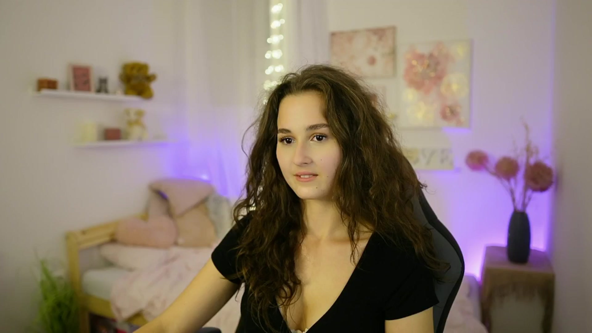 Gallery image thumbnail from Anita_Grey_'s myfreecams stream on, 10/07/2025, 22:11 image 6 of 20
