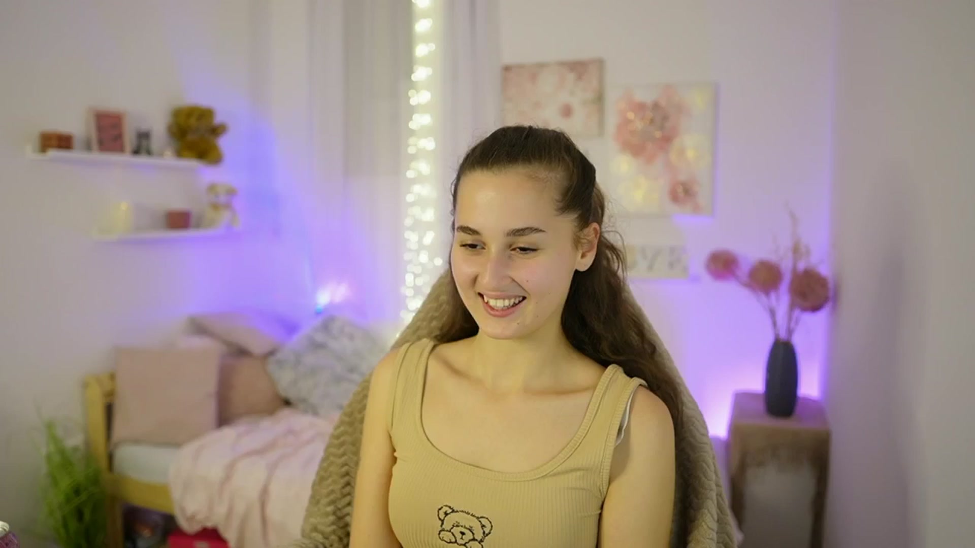 Gallery image thumbnail from Anita_Grey_'s myfreecams stream on, 10/09/2025, 19:23 image 10 of 20