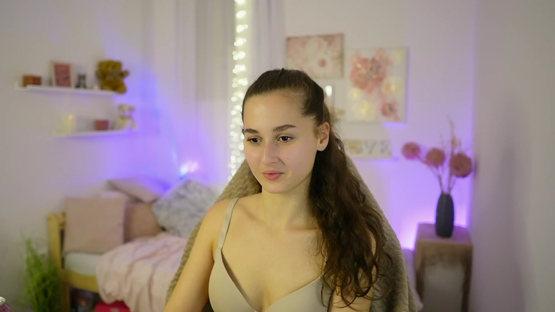Gallery image thumbnail from Anita_Grey_'s myfreecams stream on, 10/09/2025, 19:23 image 12 of 20
