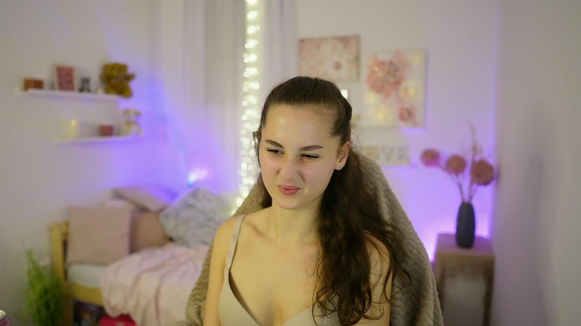 Gallery image thumbnail from Anita_Grey_'s myfreecams stream on, 10/09/2025, 19:23 image 14 of 20
