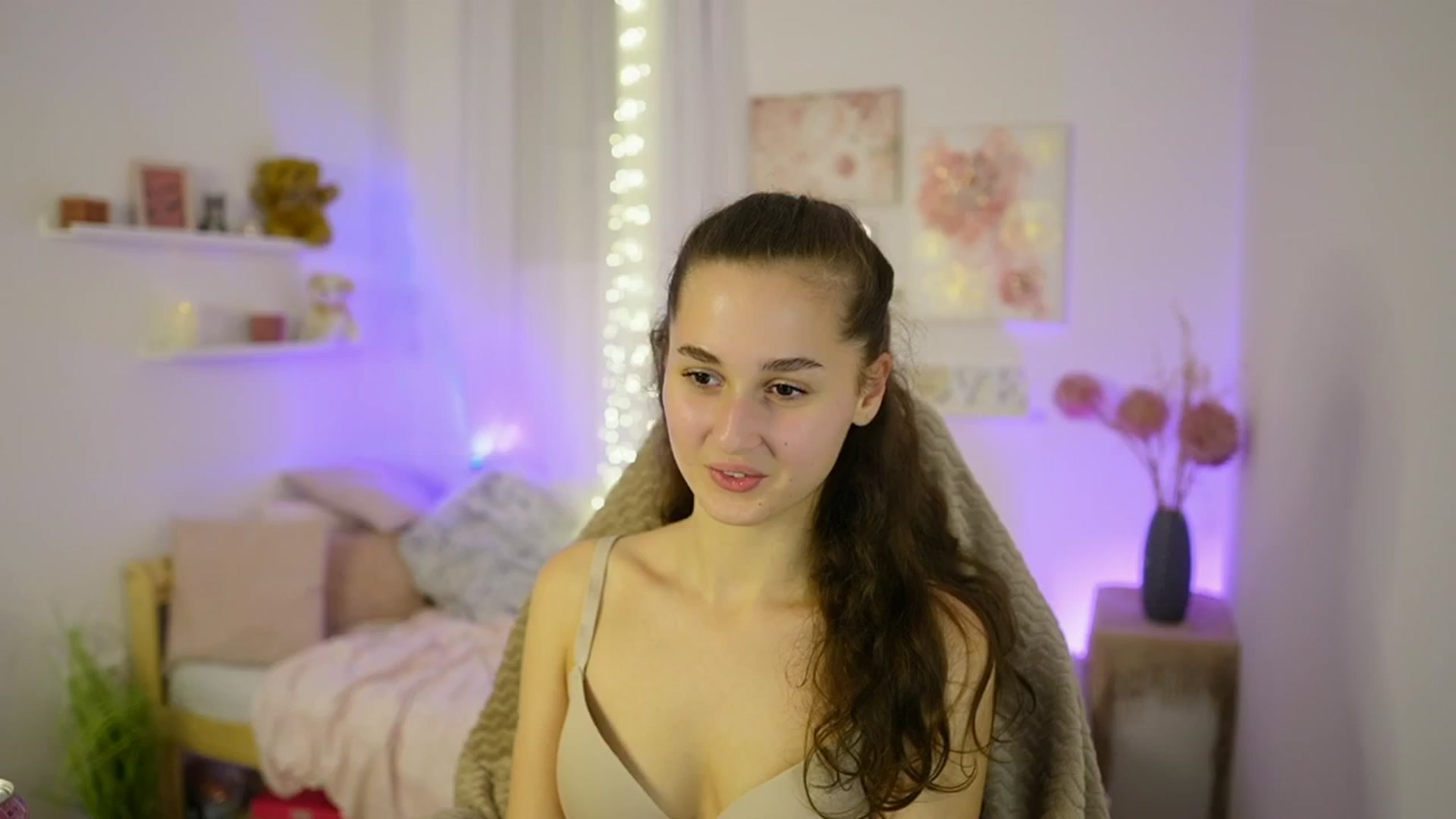 Gallery image thumbnail from Anita_Grey_'s myfreecams stream on, 10/09/2025, 19:23 image 13 of 20