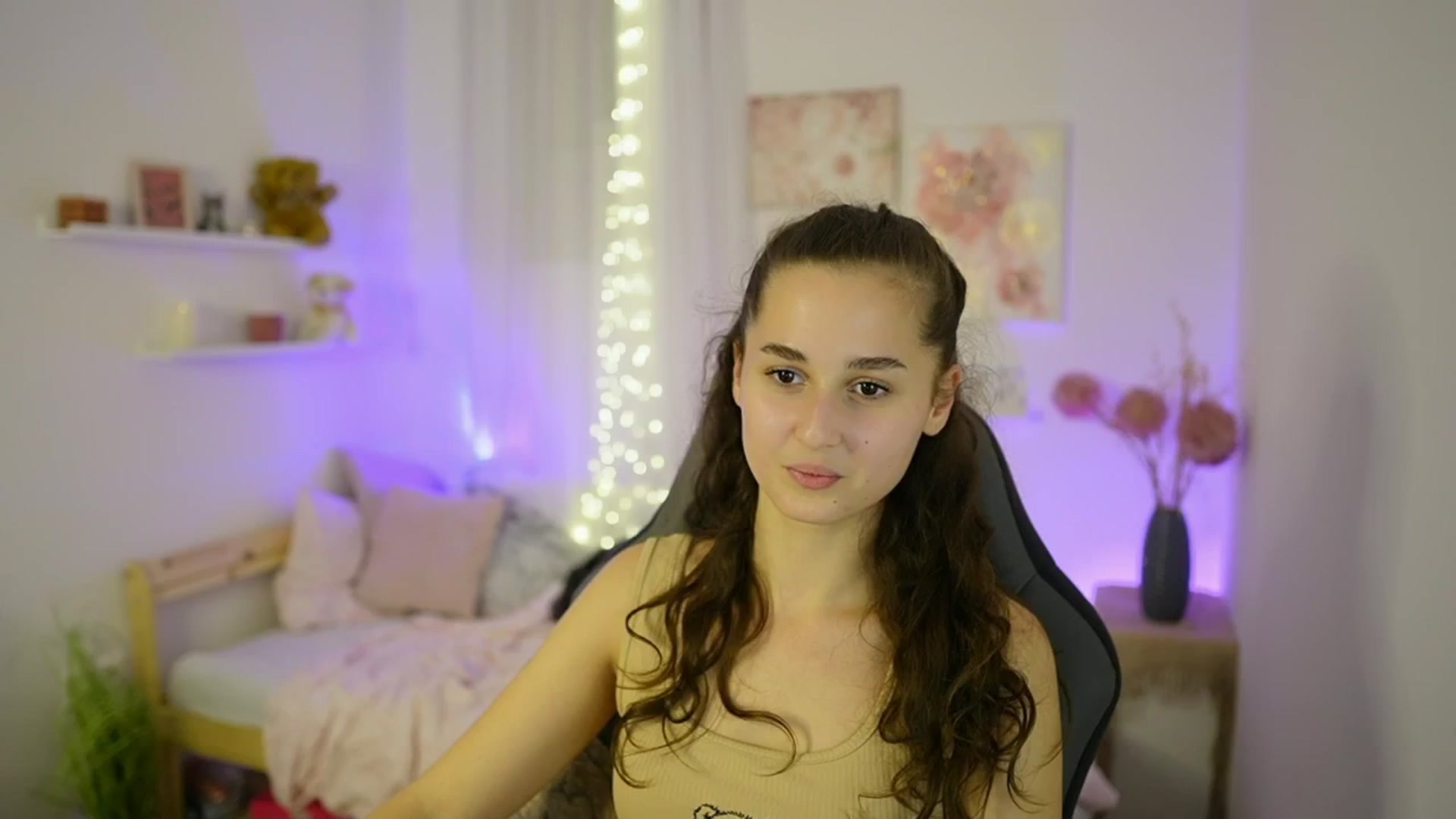 Gallery image thumbnail from Anita_Grey_'s myfreecams stream on, 10/09/2025, 22:09 image 12 of 20