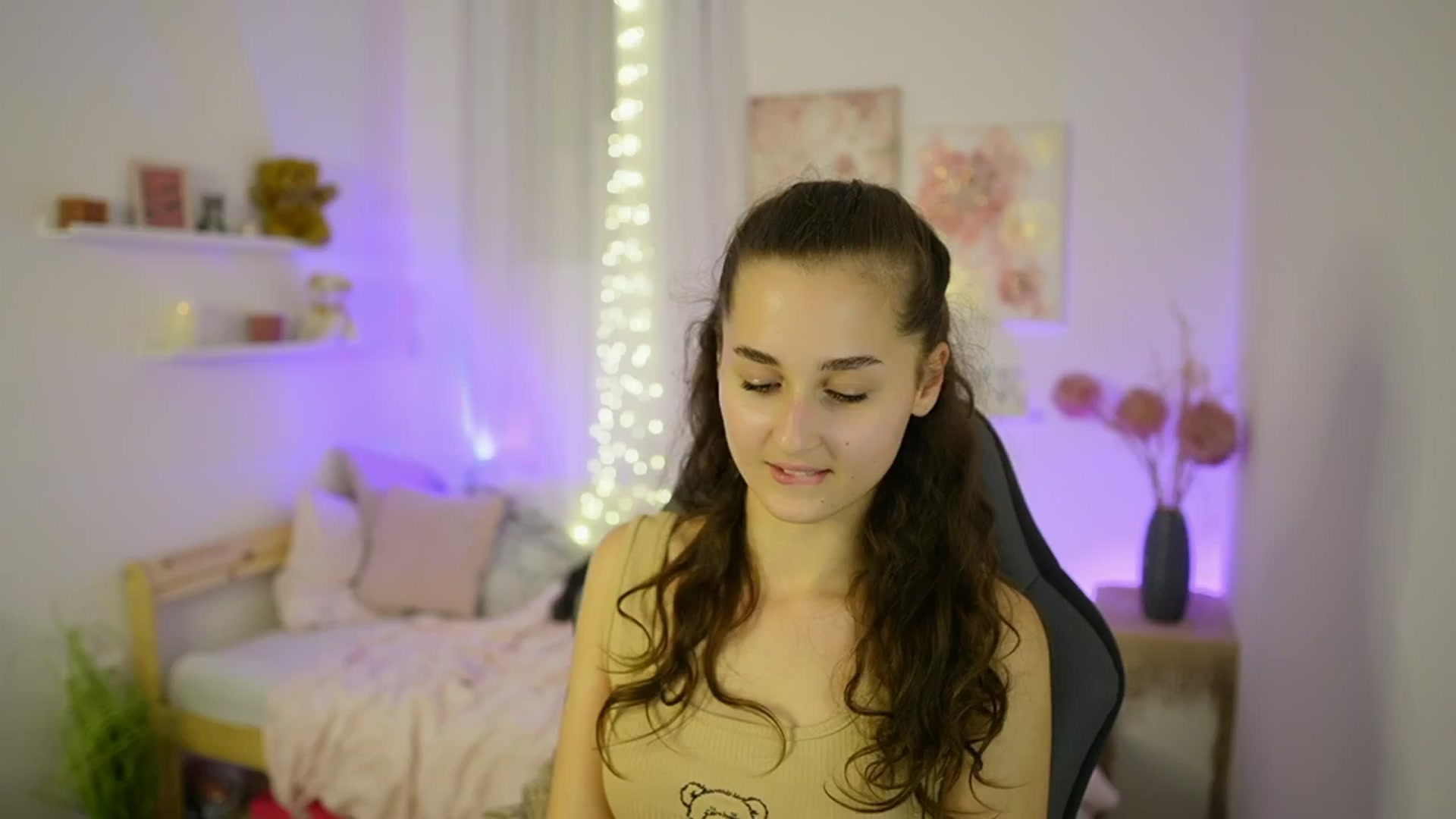 Gallery image thumbnail from Anita_Grey_'s myfreecams stream on, 10/09/2025, 22:09 image 14 of 20
