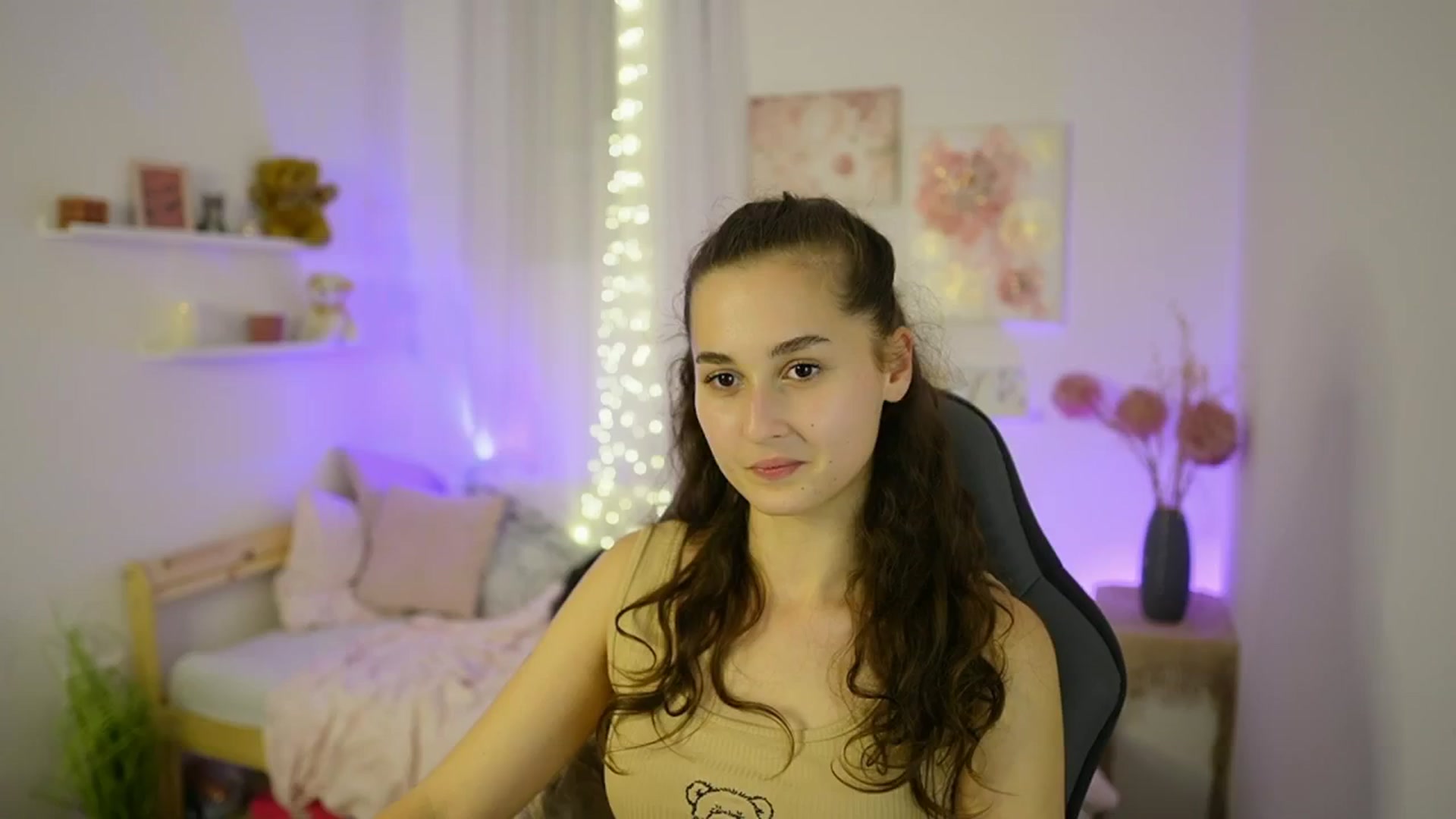 Gallery image thumbnail from Anita_Grey_'s myfreecams stream on, 10/09/2025, 22:09 image 16 of 20