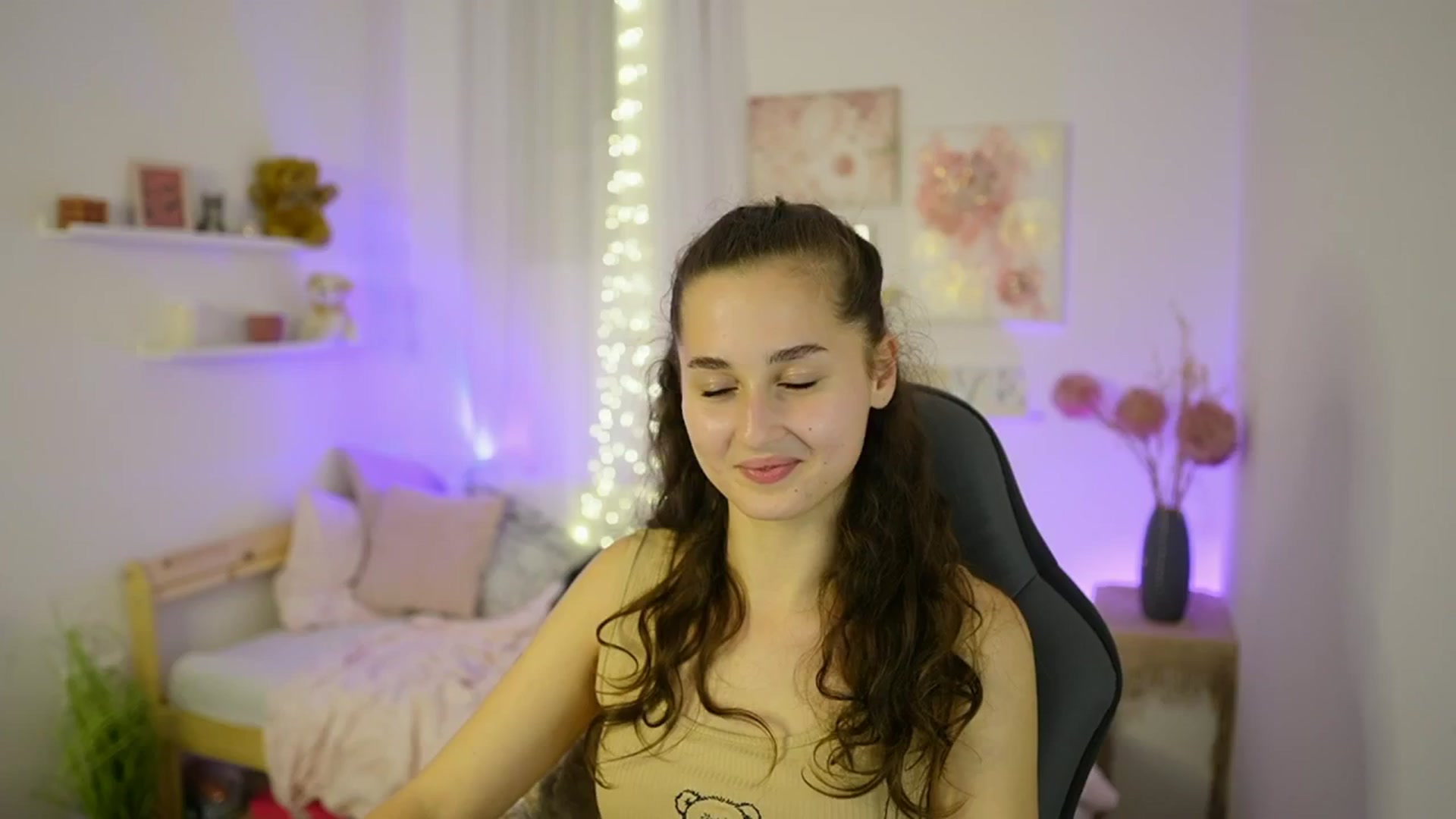 Gallery image thumbnail from Anita_Grey_'s myfreecams stream on, 10/09/2025, 22:09 image 19 of 20