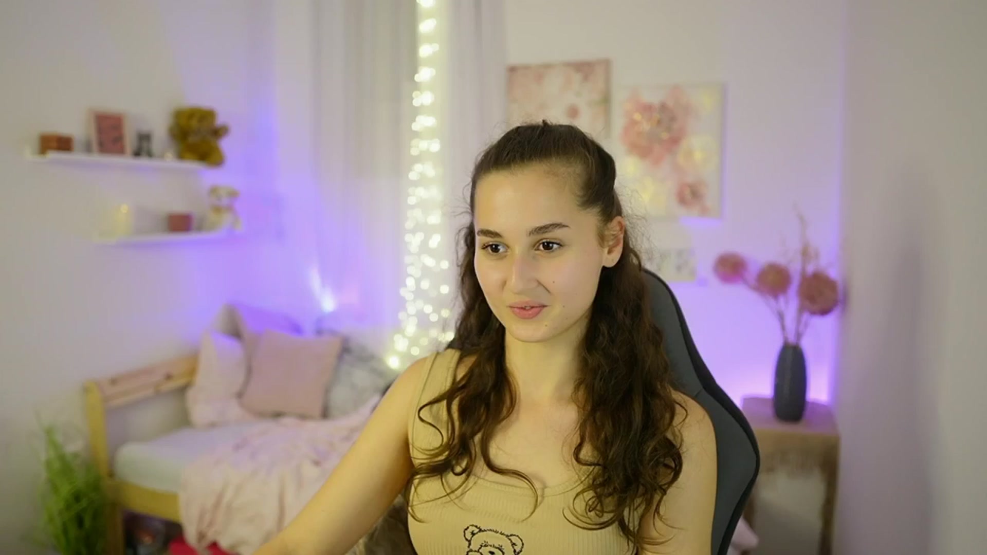 Gallery image thumbnail from Anita_Grey_'s myfreecams stream on, 10/09/2025, 22:09 image 15 of 20