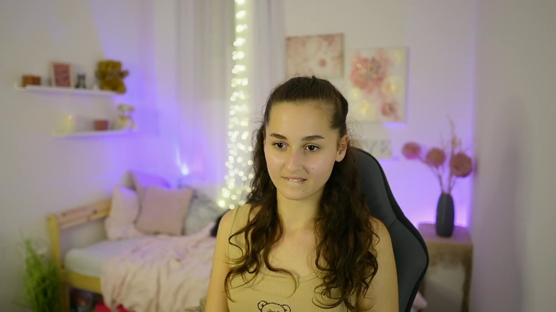 Gallery image thumbnail from Anita_Grey_'s myfreecams stream on, 10/09/2025, 22:09 image 18 of 20
