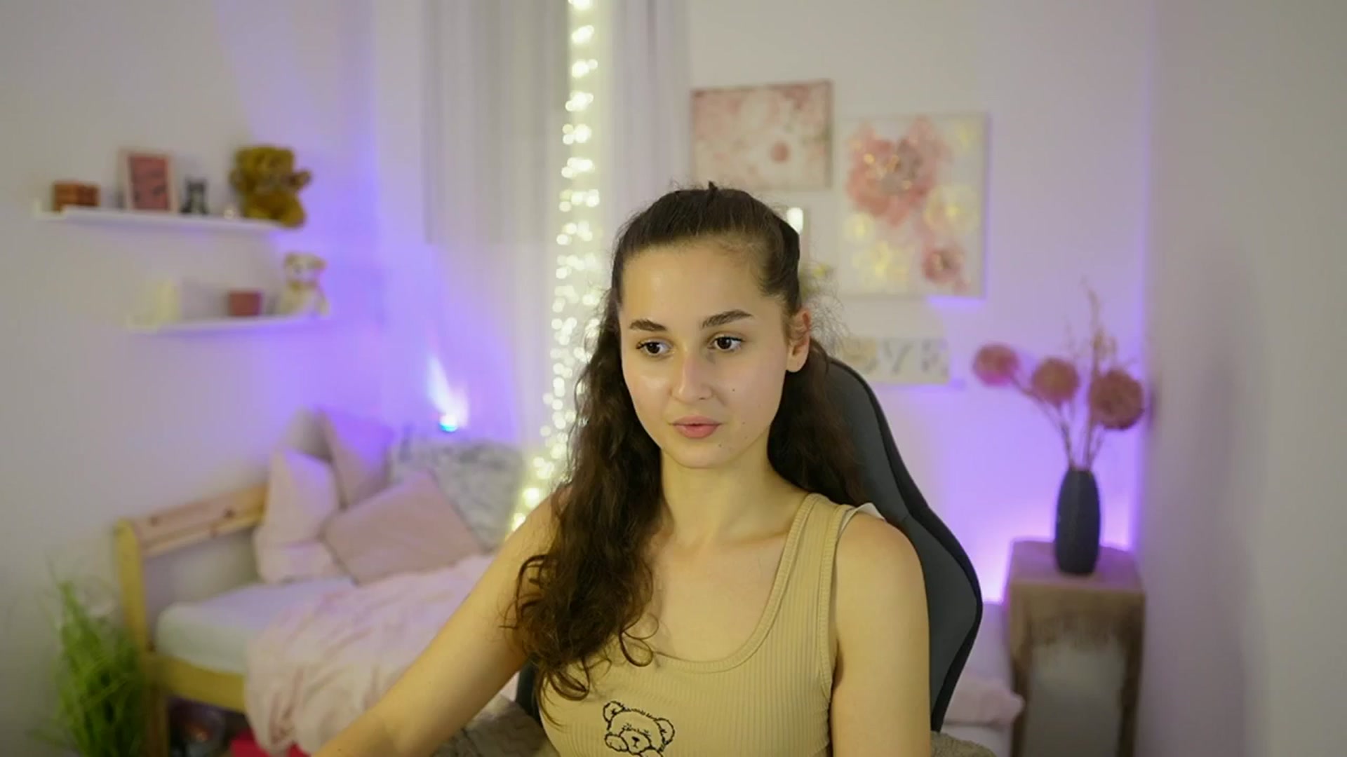 Gallery image thumbnail from Anita_Grey_'s myfreecams stream on, 10/10/2025, 24:03 image 6 of 20