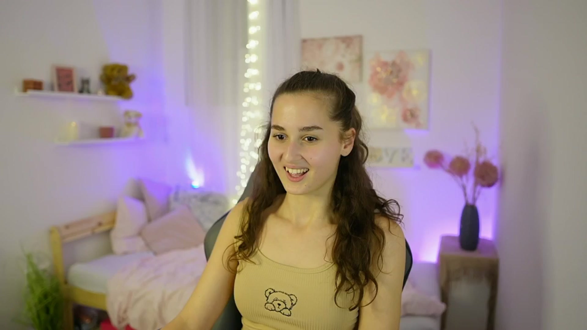 Gallery image thumbnail from Anita_Grey_'s myfreecams stream on, 10/10/2025, 24:03 image 18 of 20