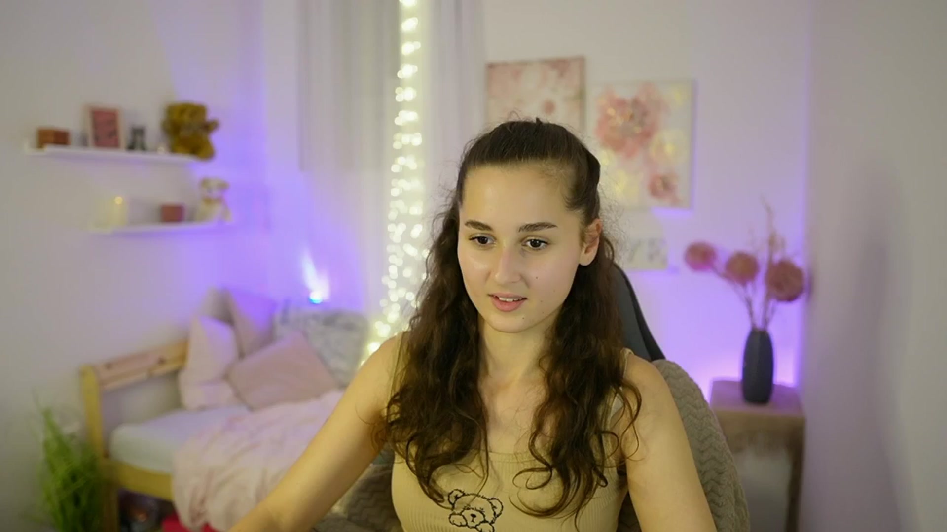 Gallery image thumbnail from Anita_Grey_'s myfreecams stream on, 10/10/2025, 24:03 image 2 of 20