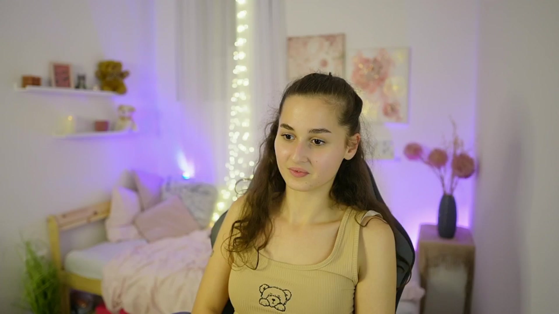 Gallery image thumbnail from Anita_Grey_'s myfreecams stream on, 10/10/2025, 24:03 image 12 of 20