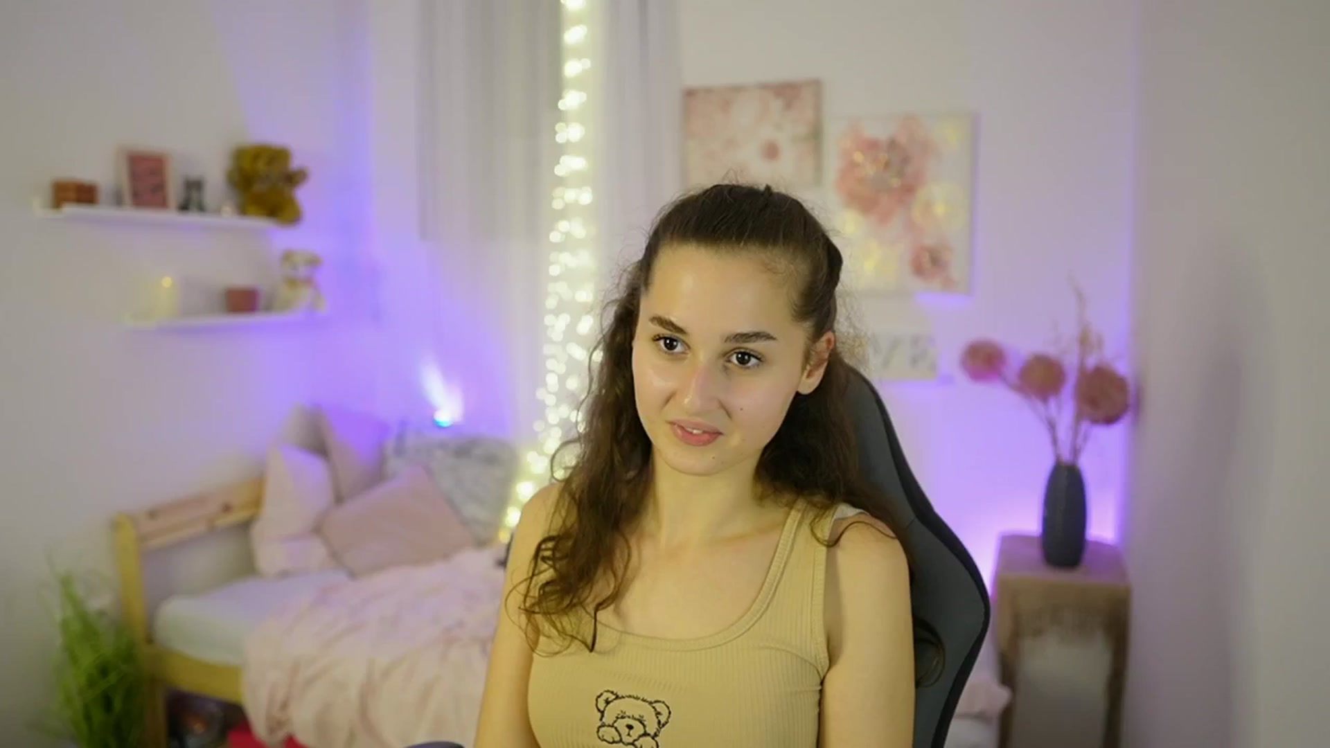 Gallery image thumbnail from Anita_Grey_'s myfreecams stream on, 10/10/2025, 24:03 image 13 of 20