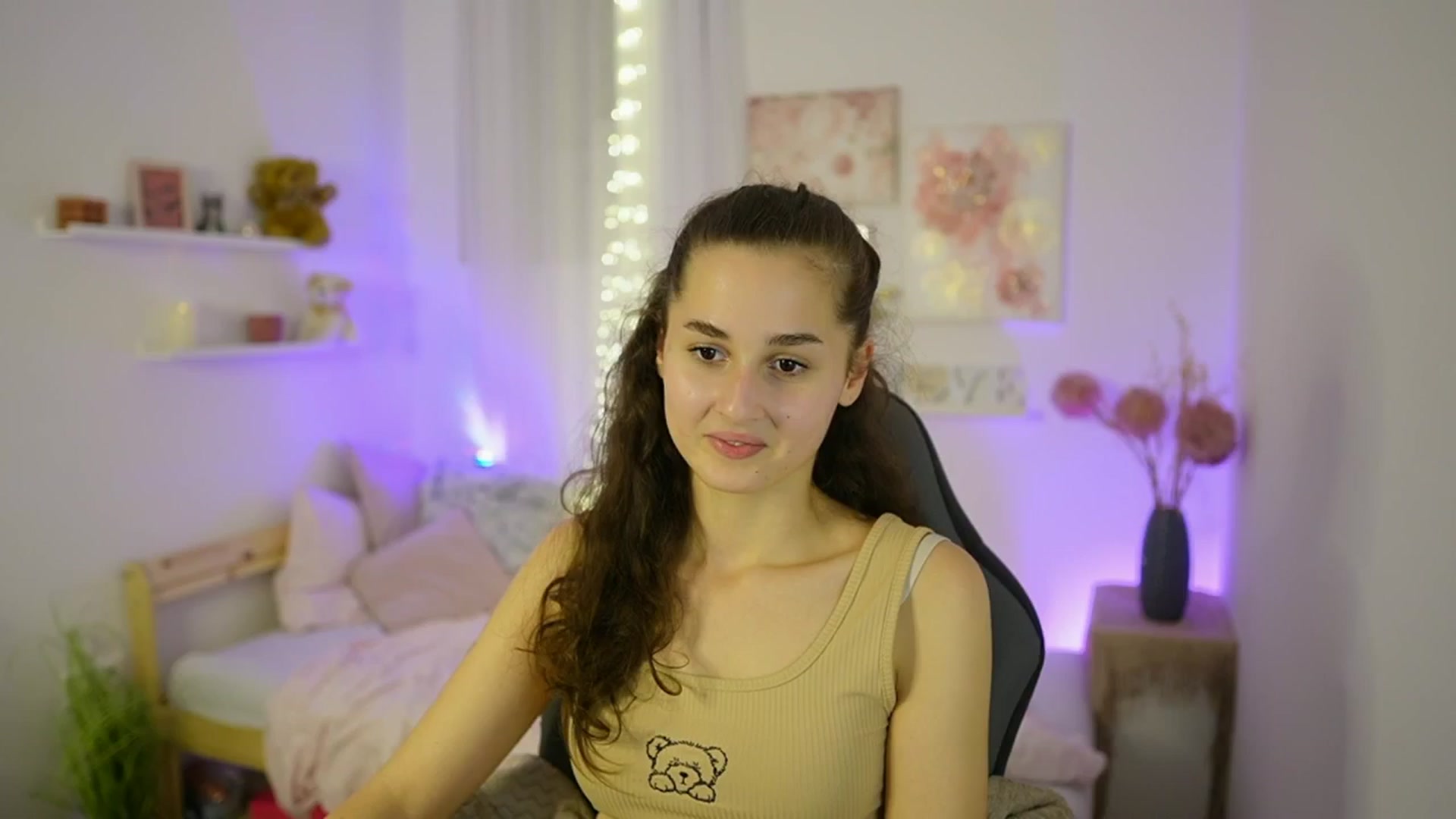 Gallery image thumbnail from Anita_Grey_'s myfreecams stream on, 10/10/2025, 24:03 image 4 of 20