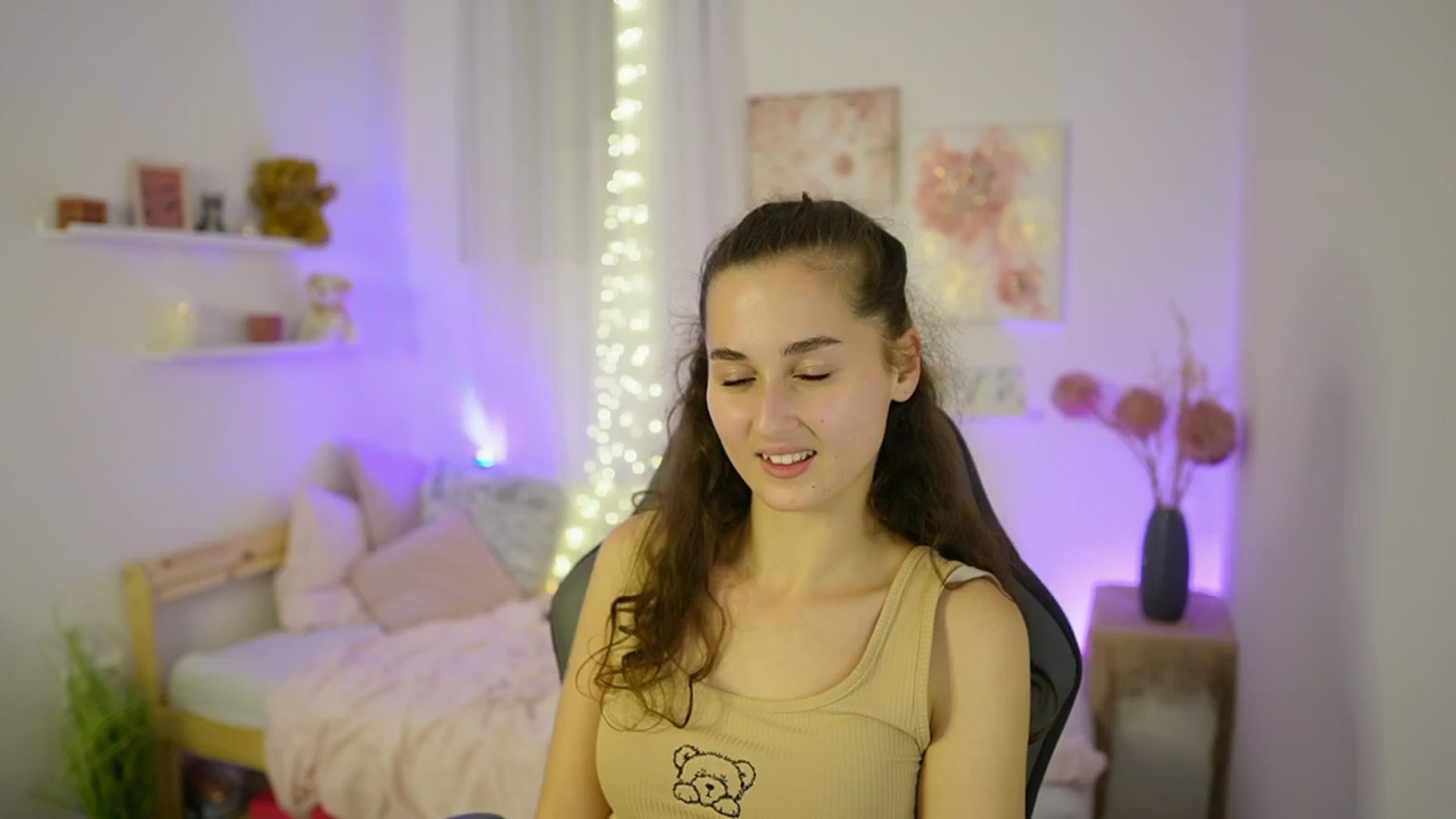 Gallery image thumbnail from Anita_Grey_'s myfreecams stream on, 10/10/2025, 24:03 image 14 of 20