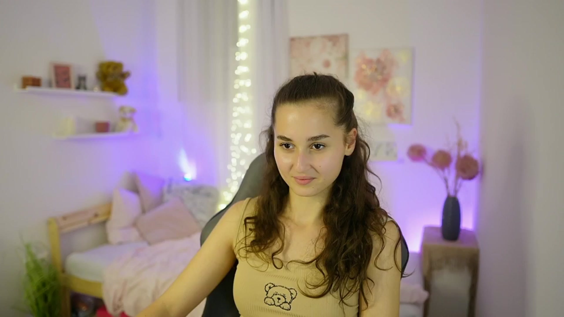 Gallery image thumbnail from Anita_Grey_'s myfreecams stream on, 10/10/2025, 24:03 image 17 of 20