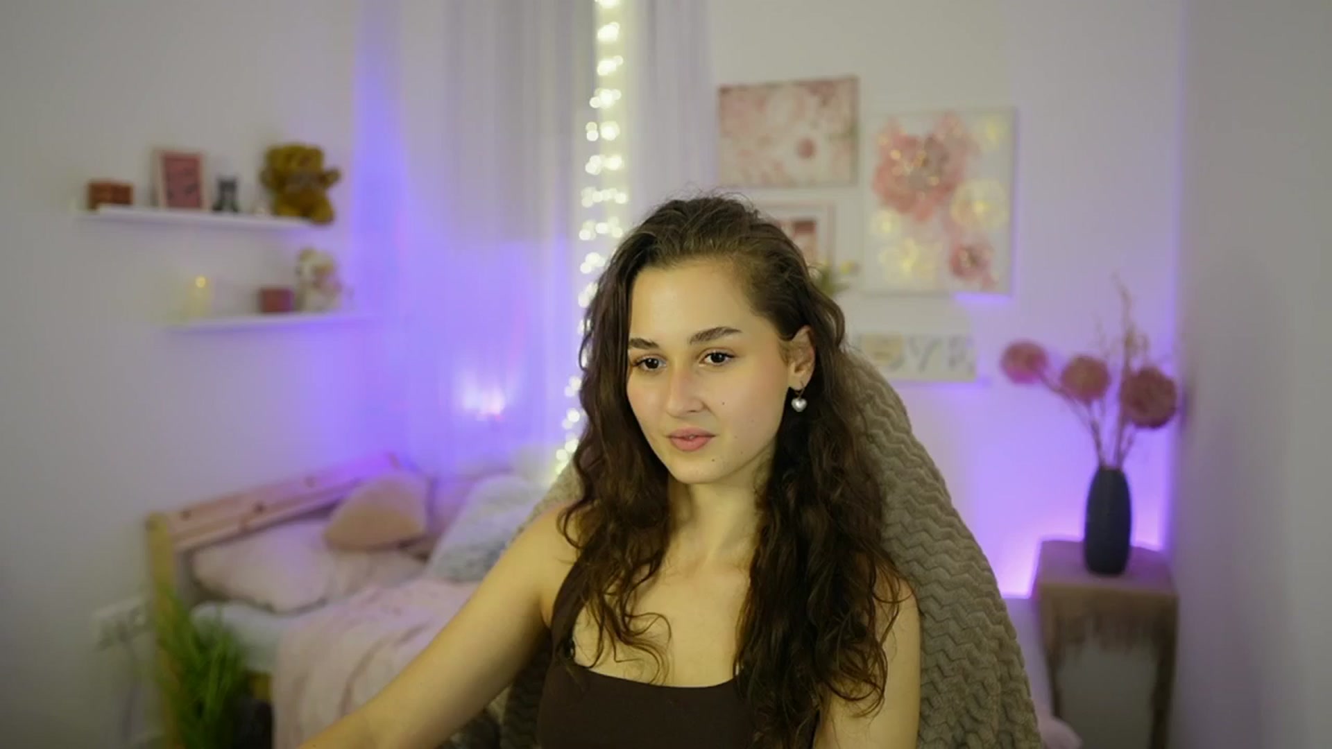 Gallery image thumbnail from Anita_Grey_'s myfreecams stream on, 10/12/2025, 20:15 image 13 of 20