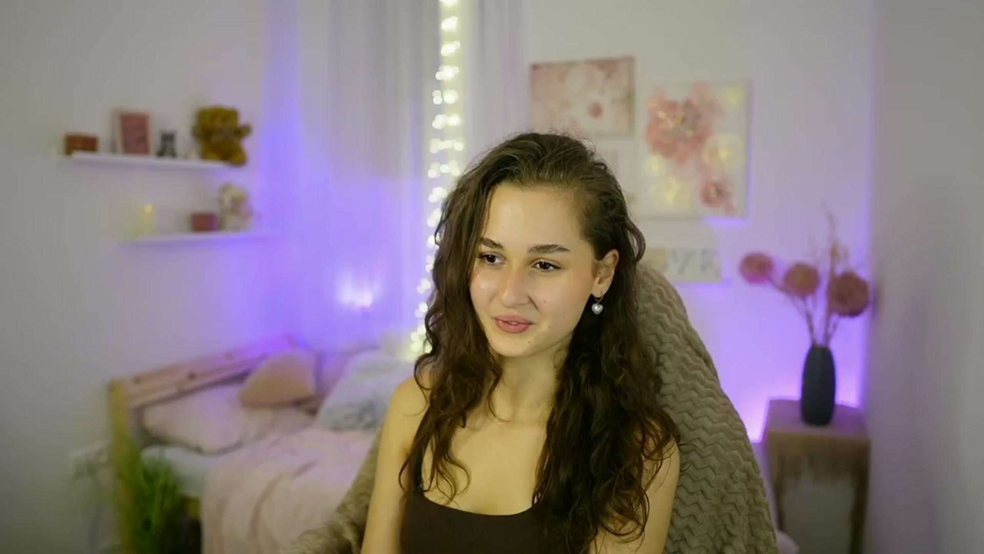 Gallery image thumbnail from Anita_Grey_'s myfreecams stream on, 10/12/2025, 20:15 image 5 of 20