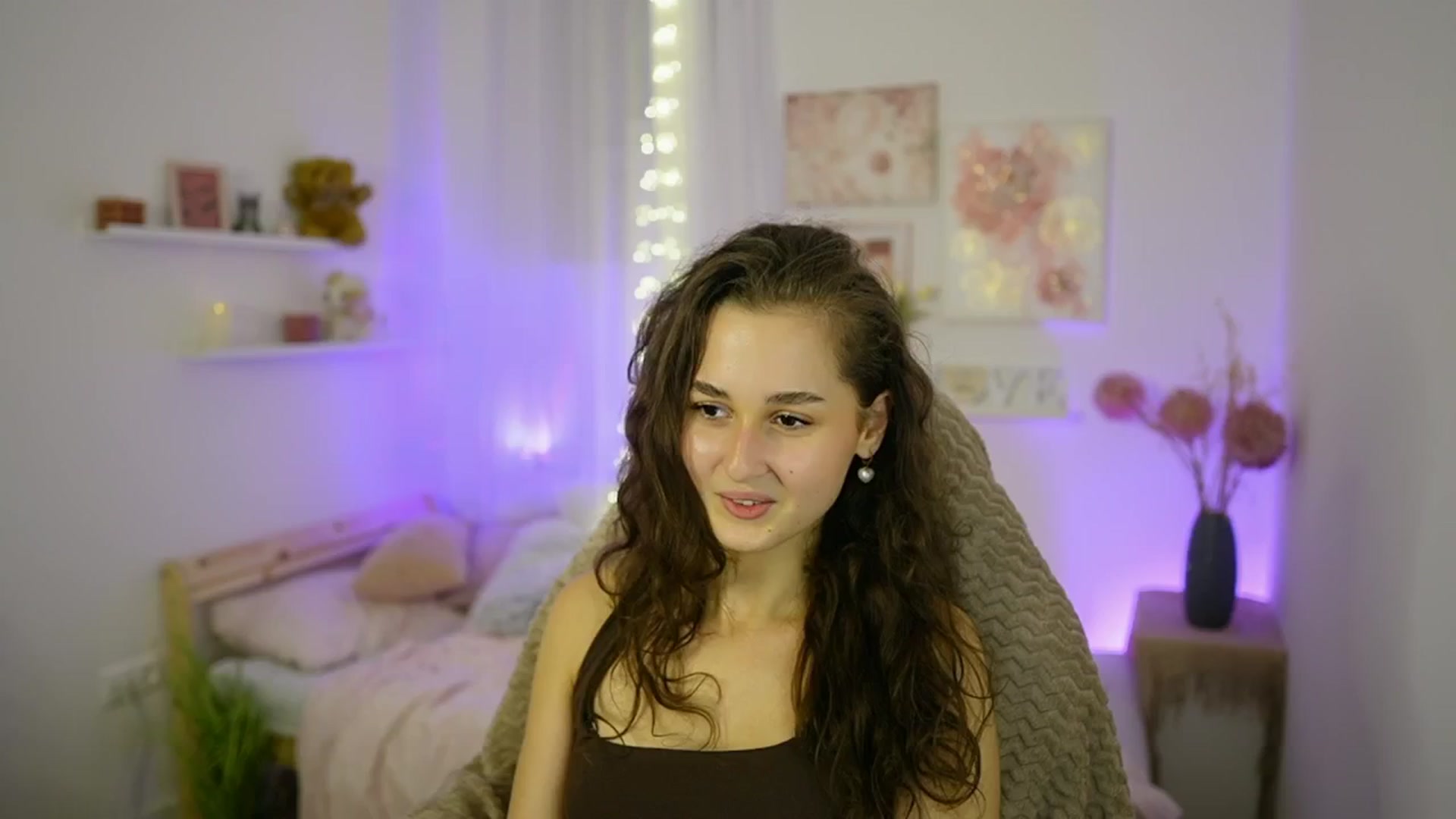 Gallery image thumbnail from Anita_Grey_'s myfreecams stream on, 10/12/2025, 20:15 image 19 of 20