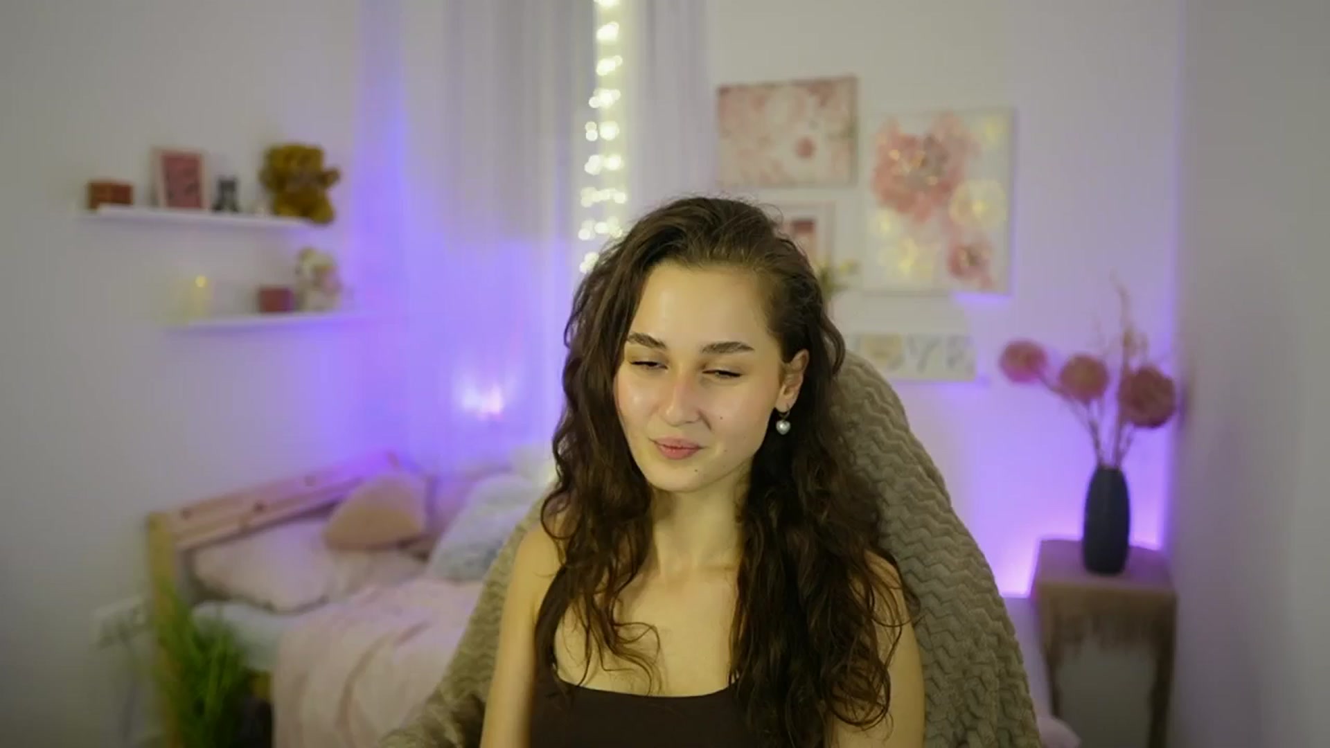 Gallery image thumbnail from Anita_Grey_'s myfreecams stream on, 10/12/2025, 20:15 image 12 of 20