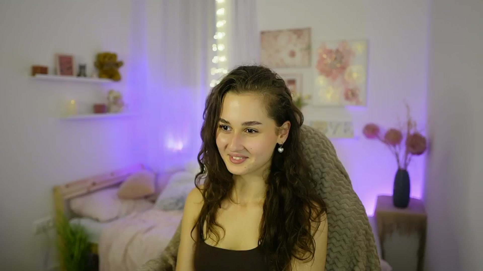 Gallery image thumbnail from Anita_Grey_'s myfreecams stream on, 10/12/2025, 20:15 image 6 of 20