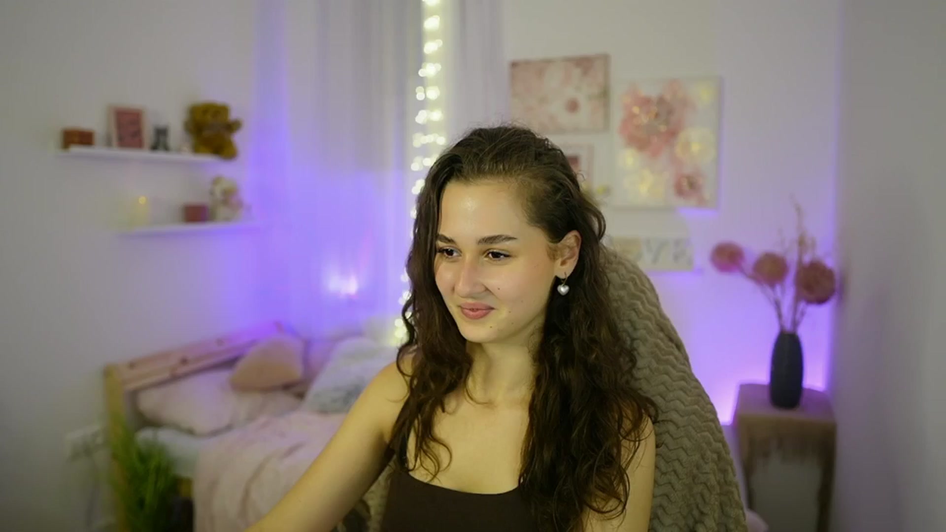 Gallery image thumbnail from Anita_Grey_'s myfreecams stream on, 10/12/2025, 20:15 image 2 of 20