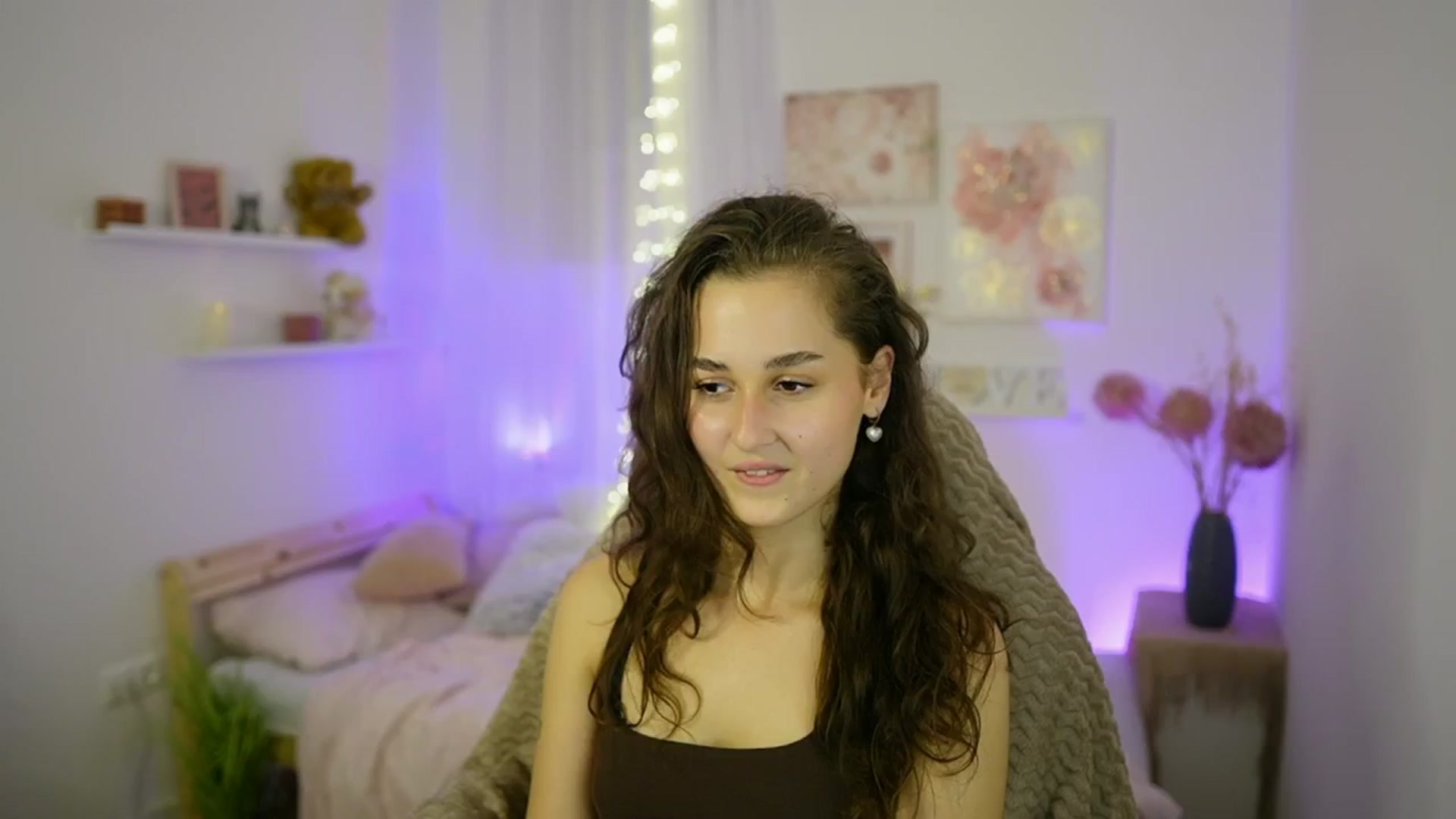 Gallery image thumbnail from Anita_Grey_'s myfreecams stream on, 10/12/2025, 20:15 image 1 of 20