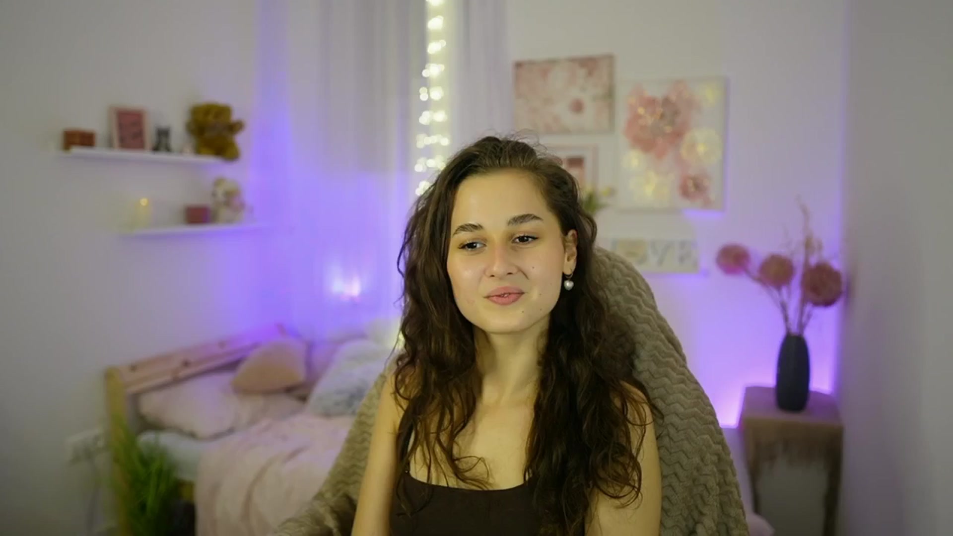 Gallery image thumbnail from Anita_Grey_'s myfreecams stream on, 10/12/2025, 20:15 image 11 of 20