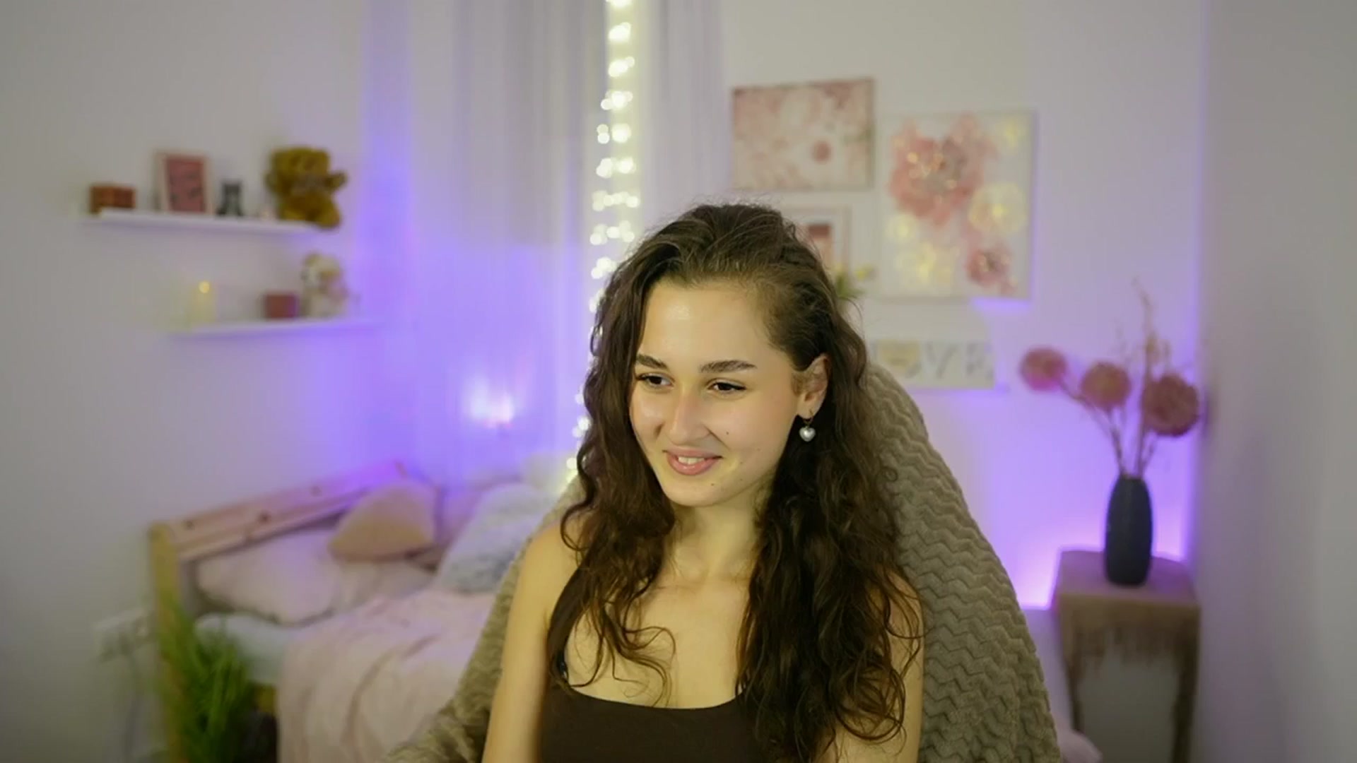 Gallery image thumbnail from Anita_Grey_'s myfreecams stream on, 10/12/2025, 20:15 image 15 of 20