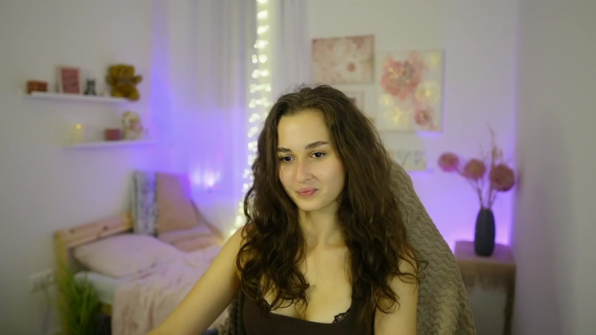 Gallery image thumbnail from Anita_Grey_'s myfreecams stream on, 10/12/2025, 21:23 image 4 of 20