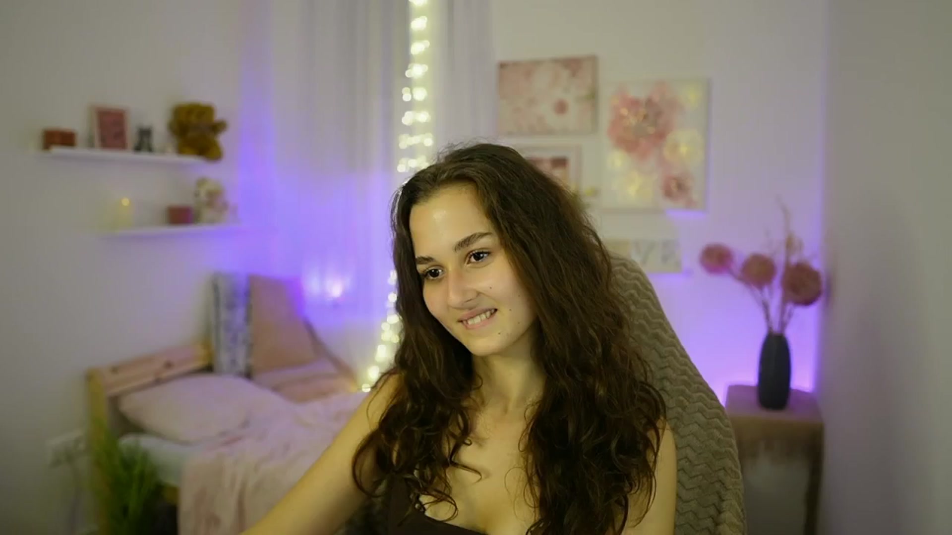 Gallery image thumbnail from Anita_Grey_'s myfreecams stream on, 10/12/2025, 21:23 image 15 of 20