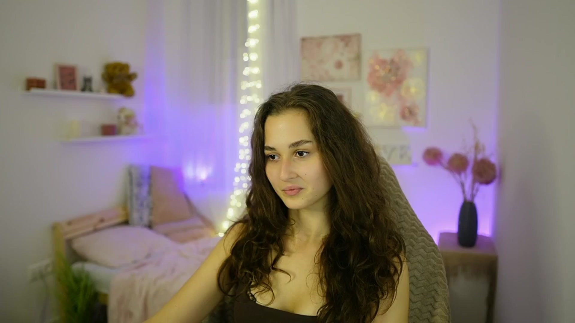 Gallery image thumbnail from Anita_Grey_'s myfreecams stream on, 10/12/2025, 21:23 image 16 of 20