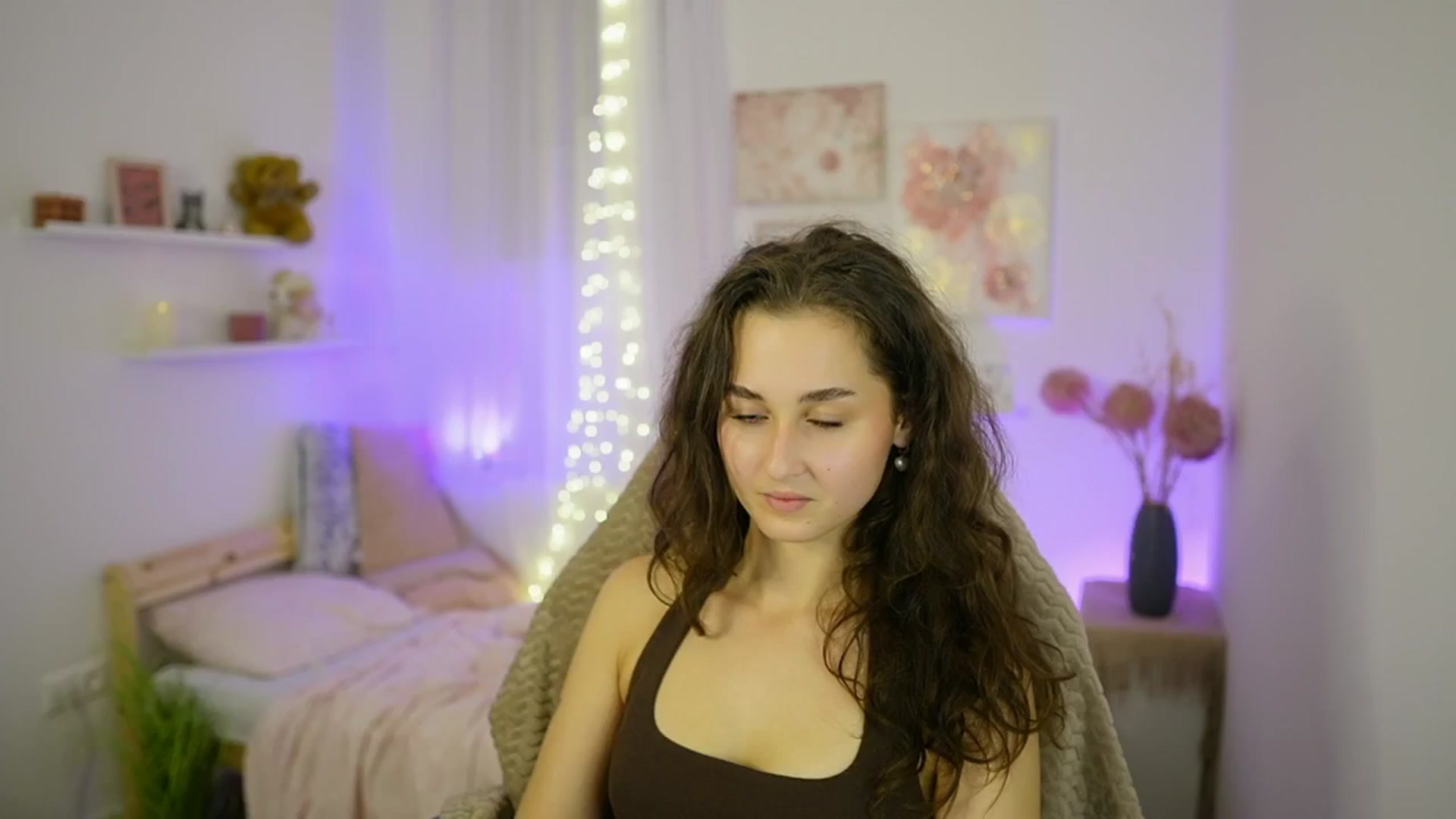 Gallery image thumbnail from Anita_Grey_'s myfreecams stream on, 10/12/2025, 23:22 image 16 of 20