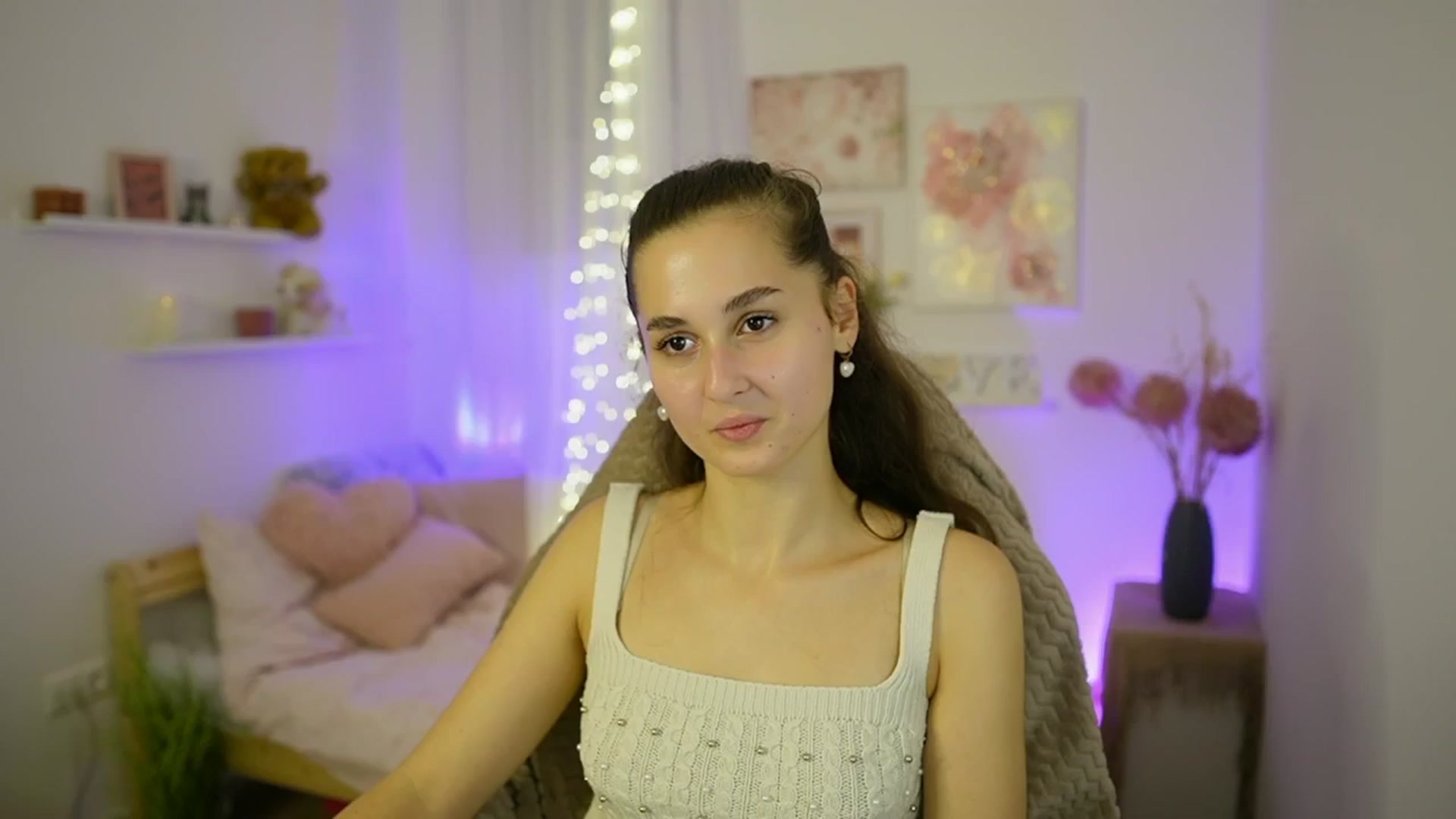 Gallery image thumbnail from Anita_Grey_'s myfreecams stream on, 10/14/2025, 19:50 image 17 of 20