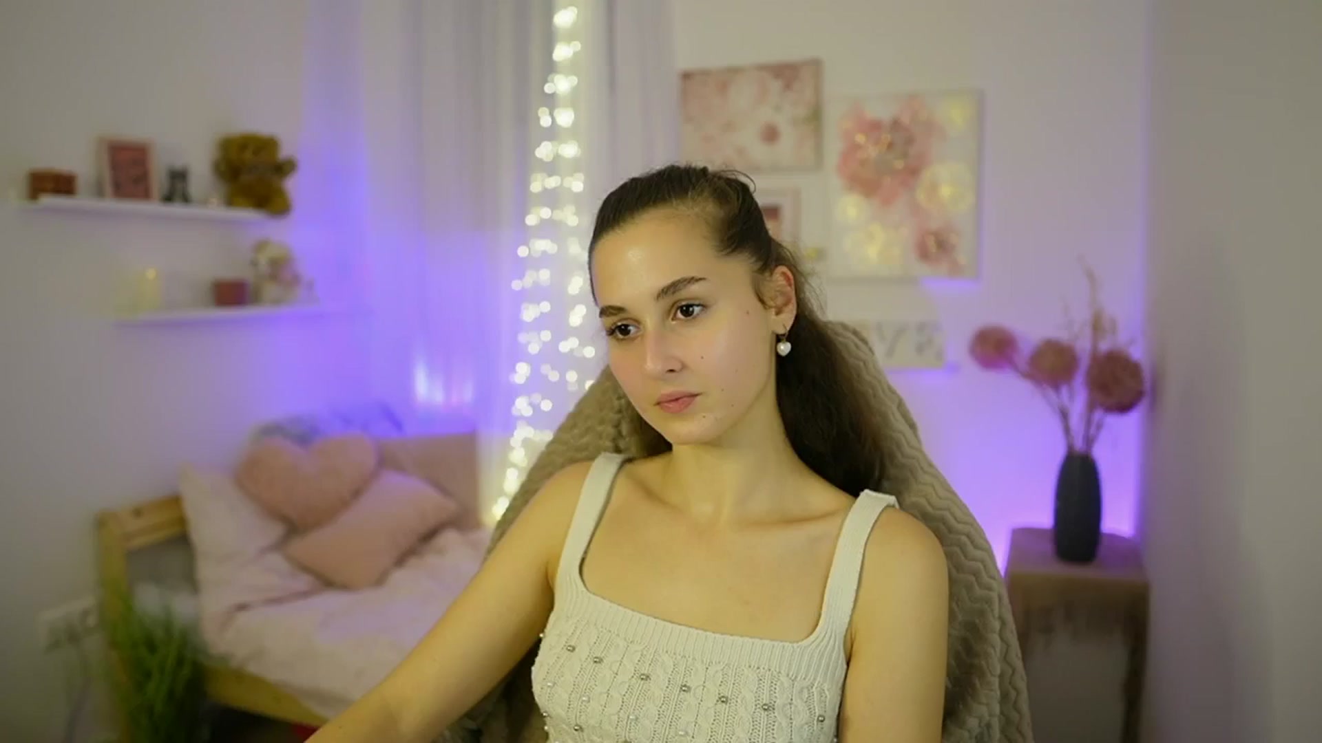 Gallery image thumbnail from Anita_Grey_'s myfreecams stream on, 10/14/2025, 19:50 image 6 of 20