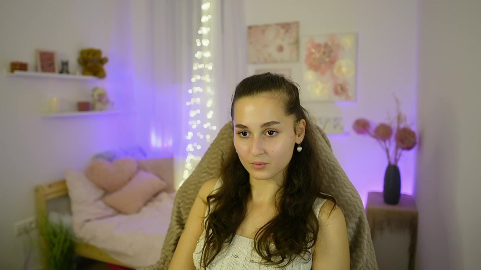 Gallery image thumbnail from Anita_Grey_'s myfreecams stream on, 10/14/2025, 19:50 image 10 of 20