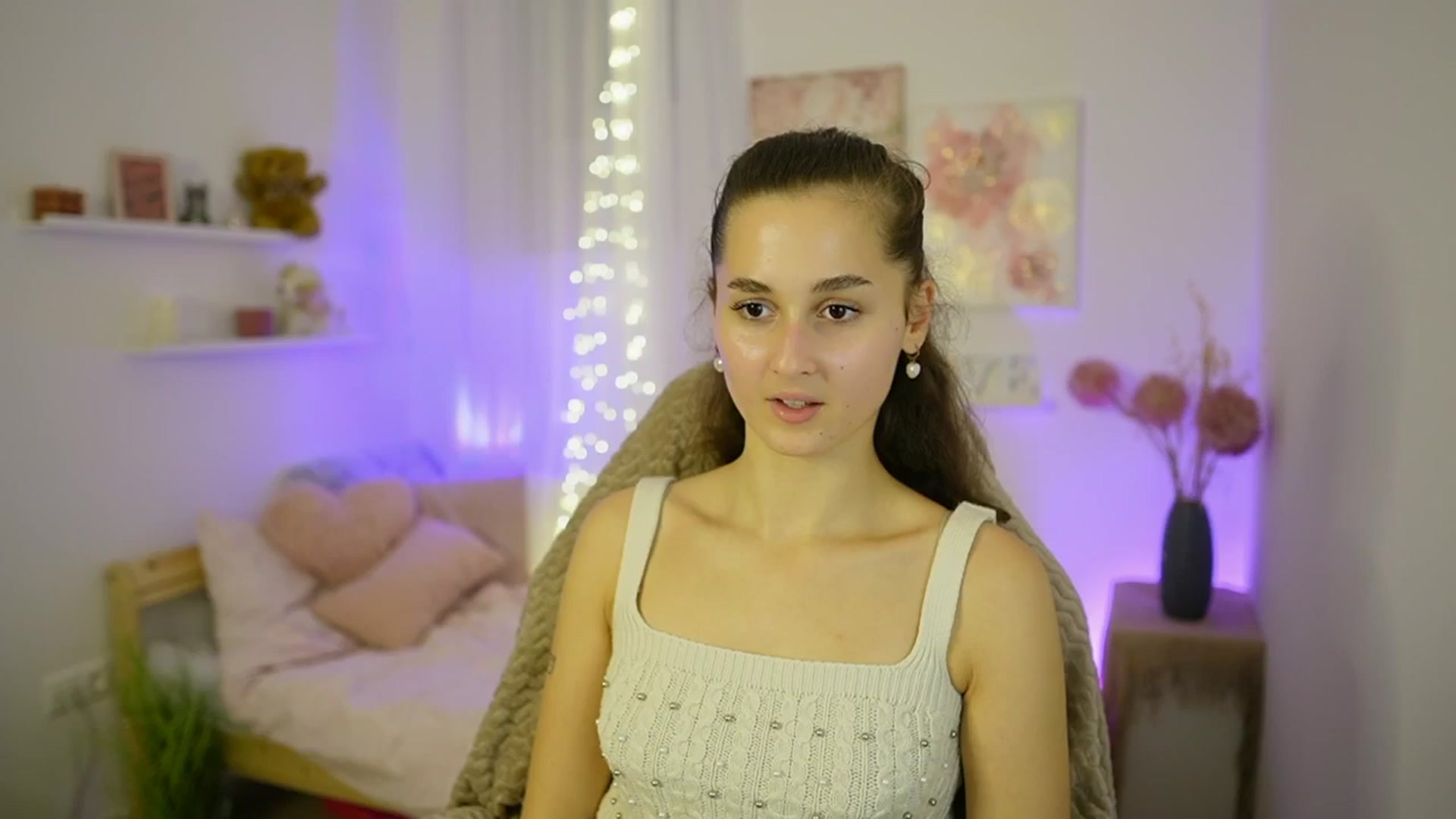 Gallery image thumbnail from Anita_Grey_'s myfreecams stream on, 10/14/2025, 19:50 image 4 of 20