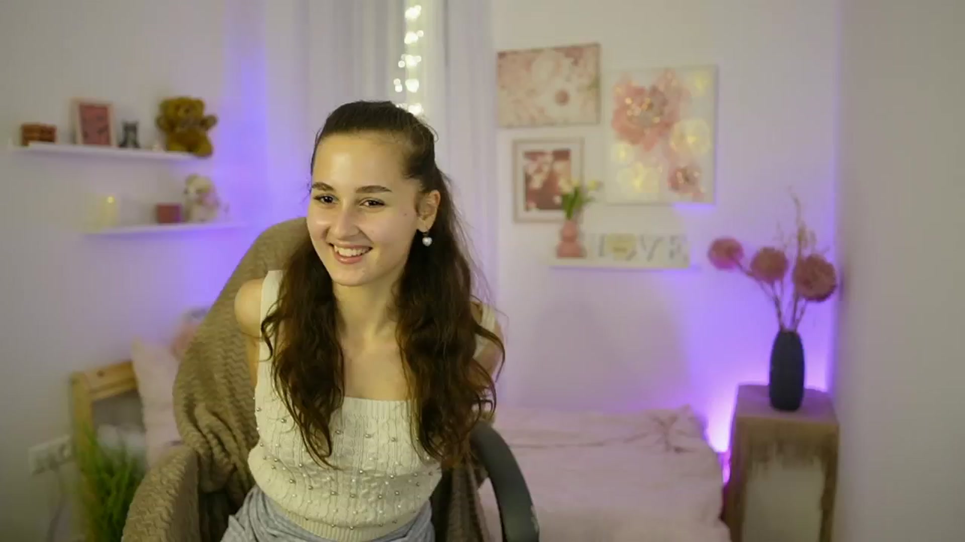 Gallery image thumbnail from Anita_Grey_'s myfreecams stream on, 10/14/2025, 19:50 image 15 of 20