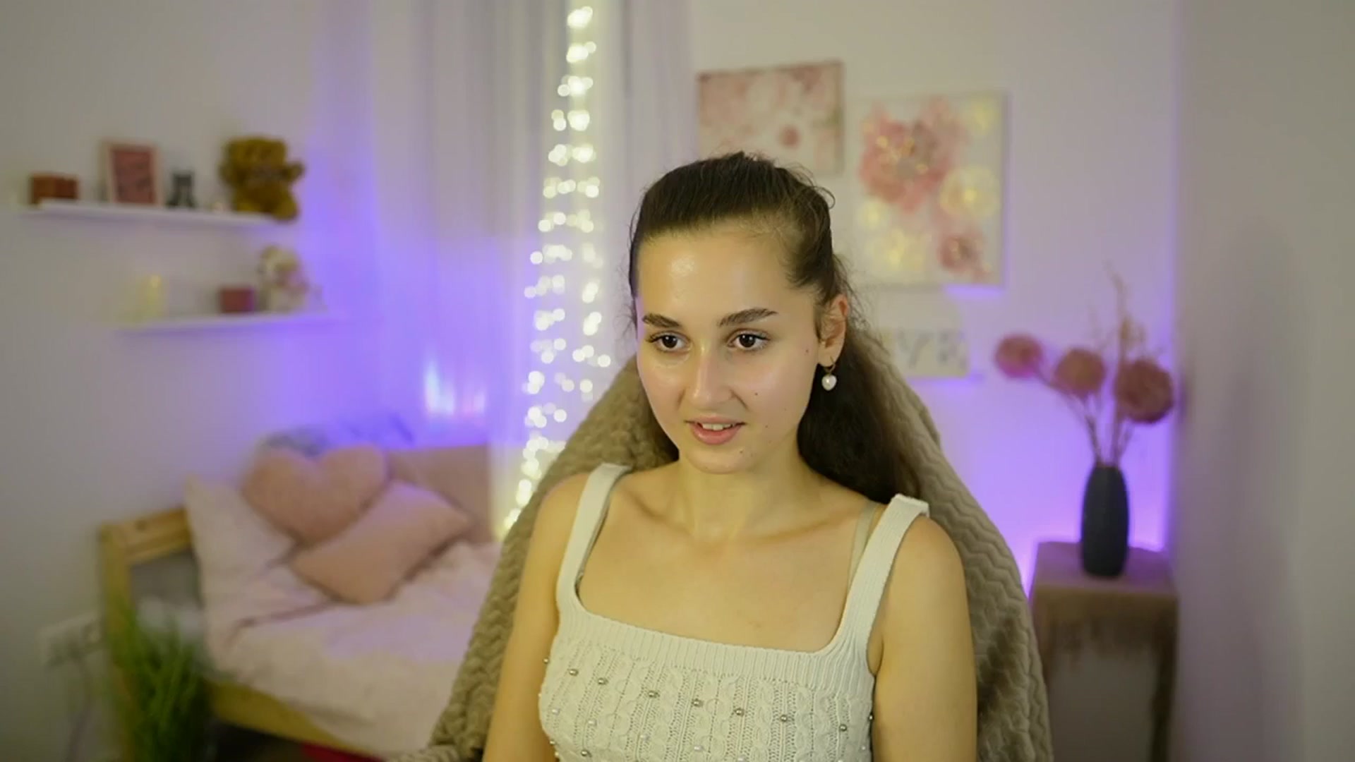 Gallery image thumbnail from Anita_Grey_'s myfreecams stream on, 10/14/2025, 19:50 image 5 of 20