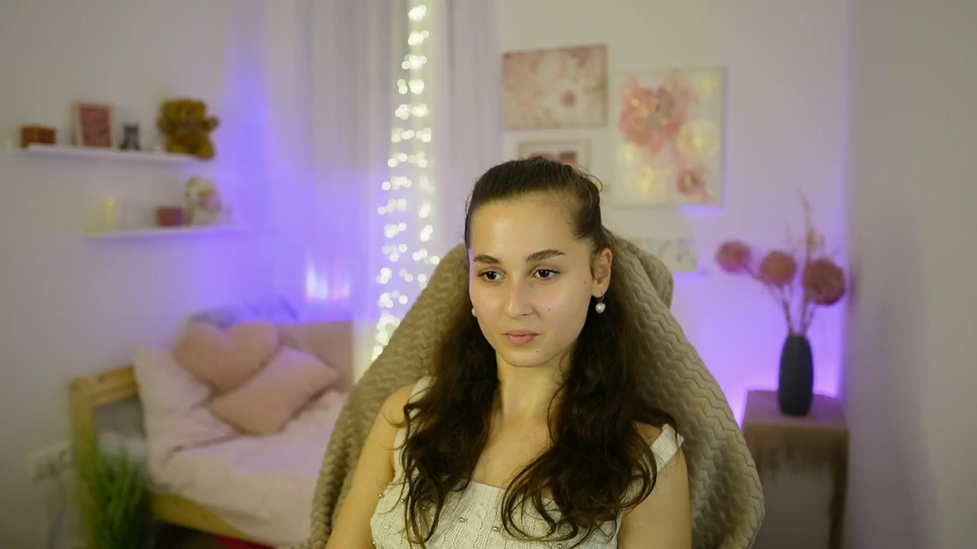 Gallery image thumbnail from Anita_Grey_'s myfreecams stream on, 10/14/2025, 19:50 image 14 of 20