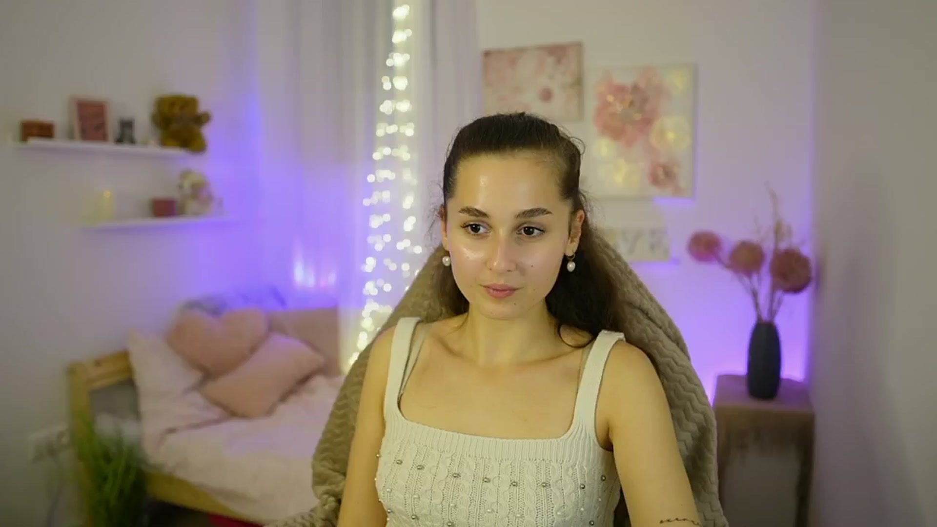 Gallery image thumbnail from Anita_Grey_'s myfreecams stream on, 10/14/2025, 19:50 image 20 of 20