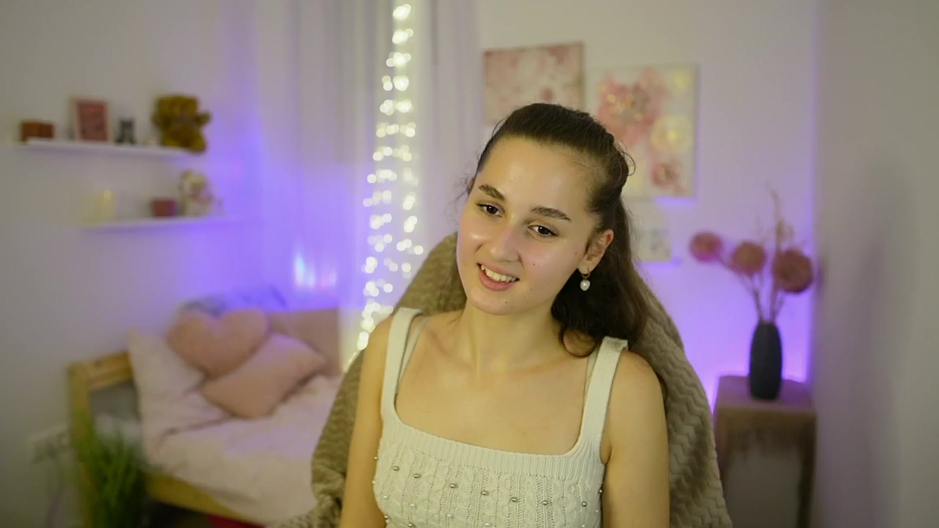 Gallery image thumbnail from Anita_Grey_'s myfreecams stream on, 10/14/2025, 19:50 image 19 of 20