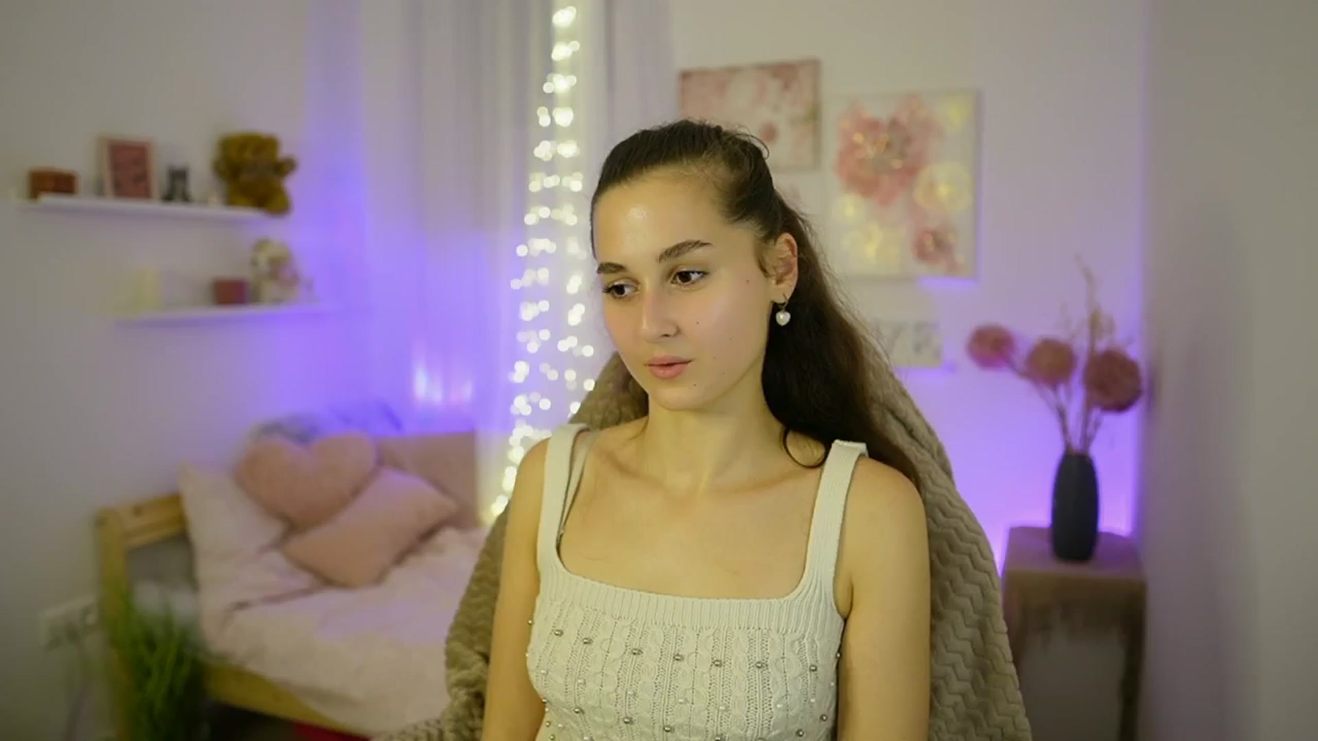 Gallery image thumbnail from Anita_Grey_'s myfreecams stream on, 10/14/2025, 19:50 image 16 of 20