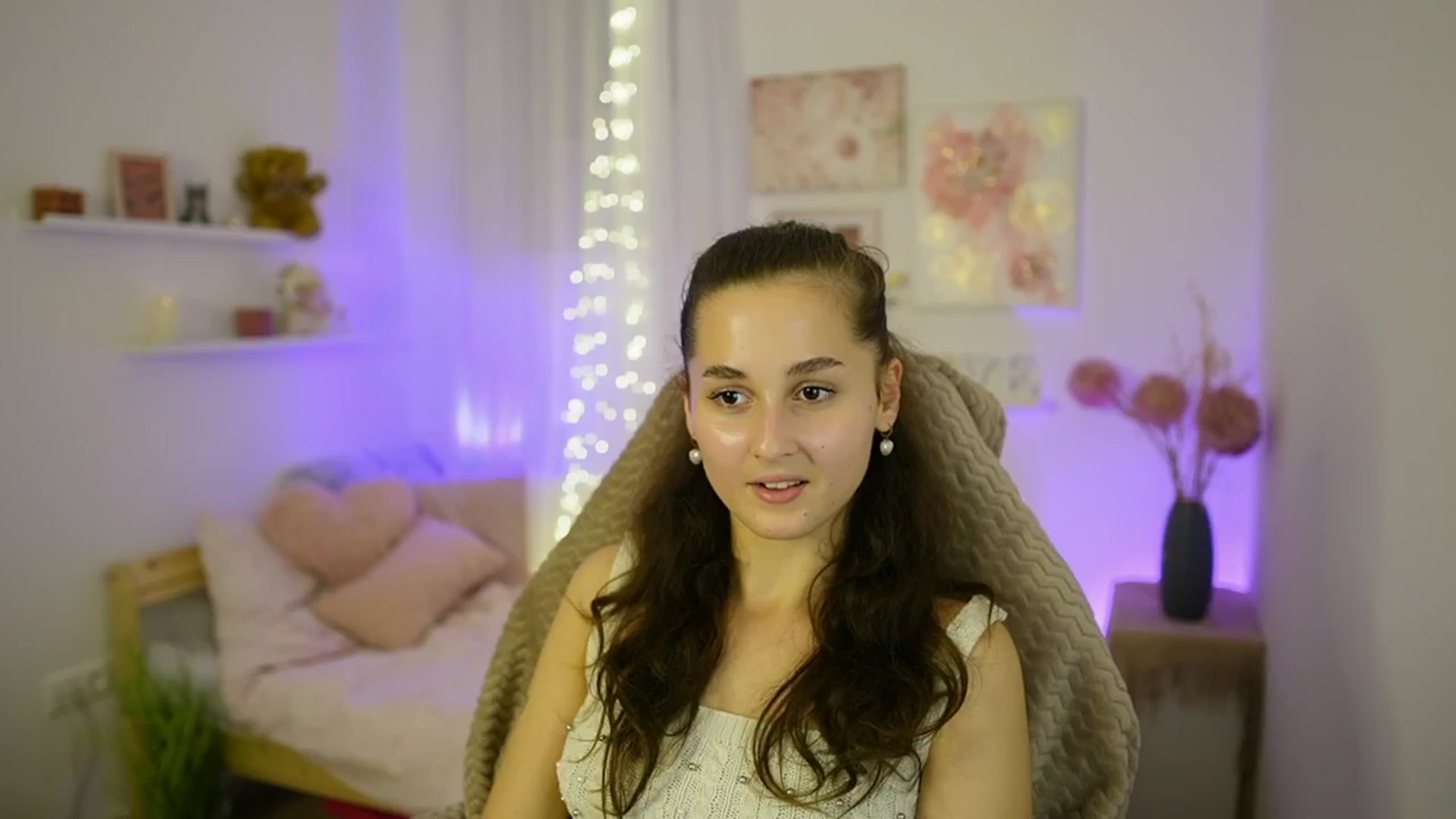 Gallery image thumbnail from Anita_Grey_'s myfreecams stream on, 10/14/2025, 19:50 image 12 of 20