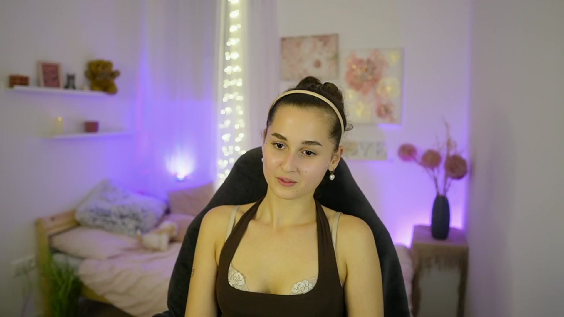 Gallery image thumbnail from Anita_Grey_'s myfreecams stream on, 10/16/2025, 20:53 image 8 of 20