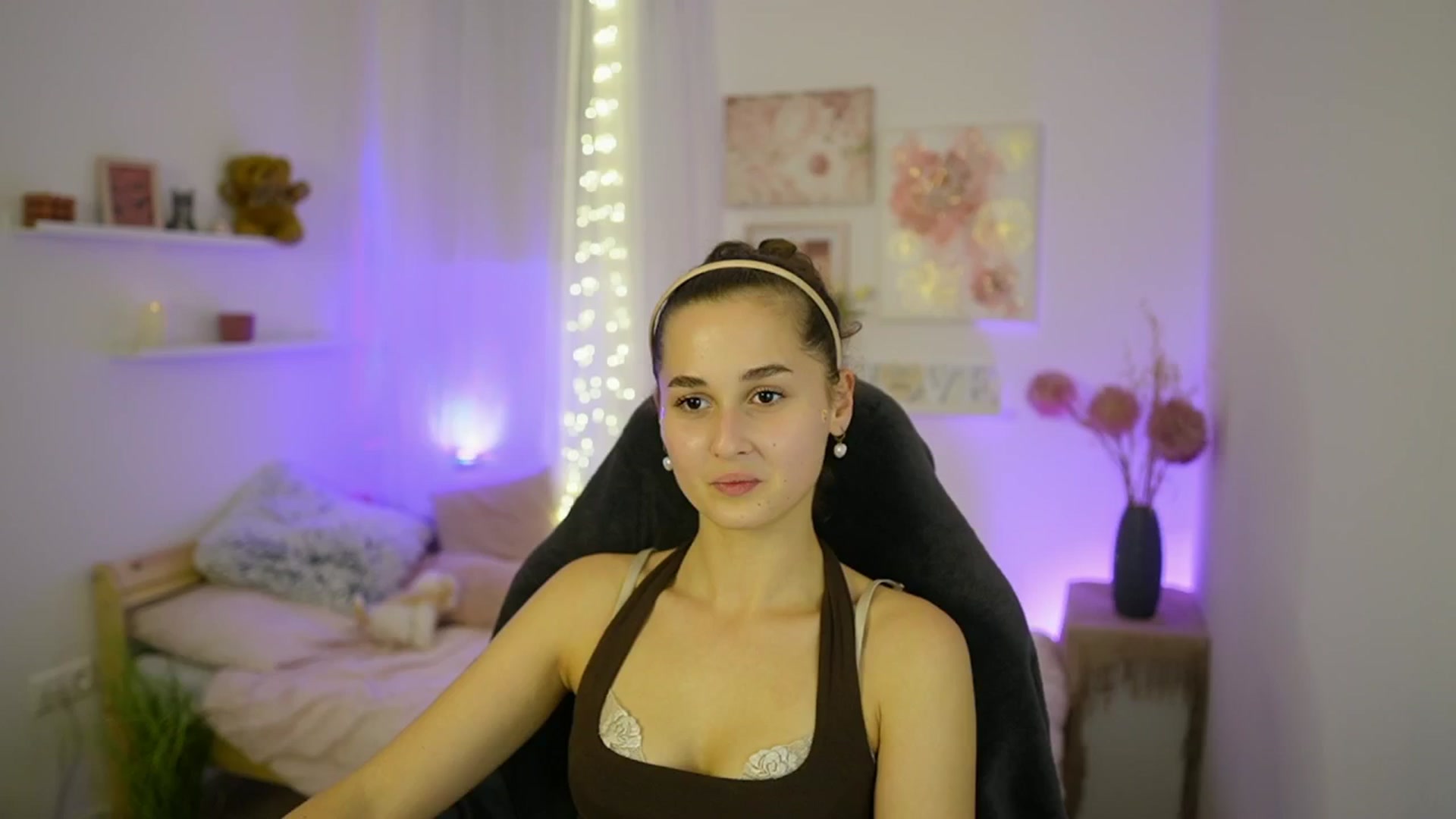 Gallery image thumbnail from Anita_Grey_'s myfreecams stream on, 10/16/2025, 20:53 image 19 of 20