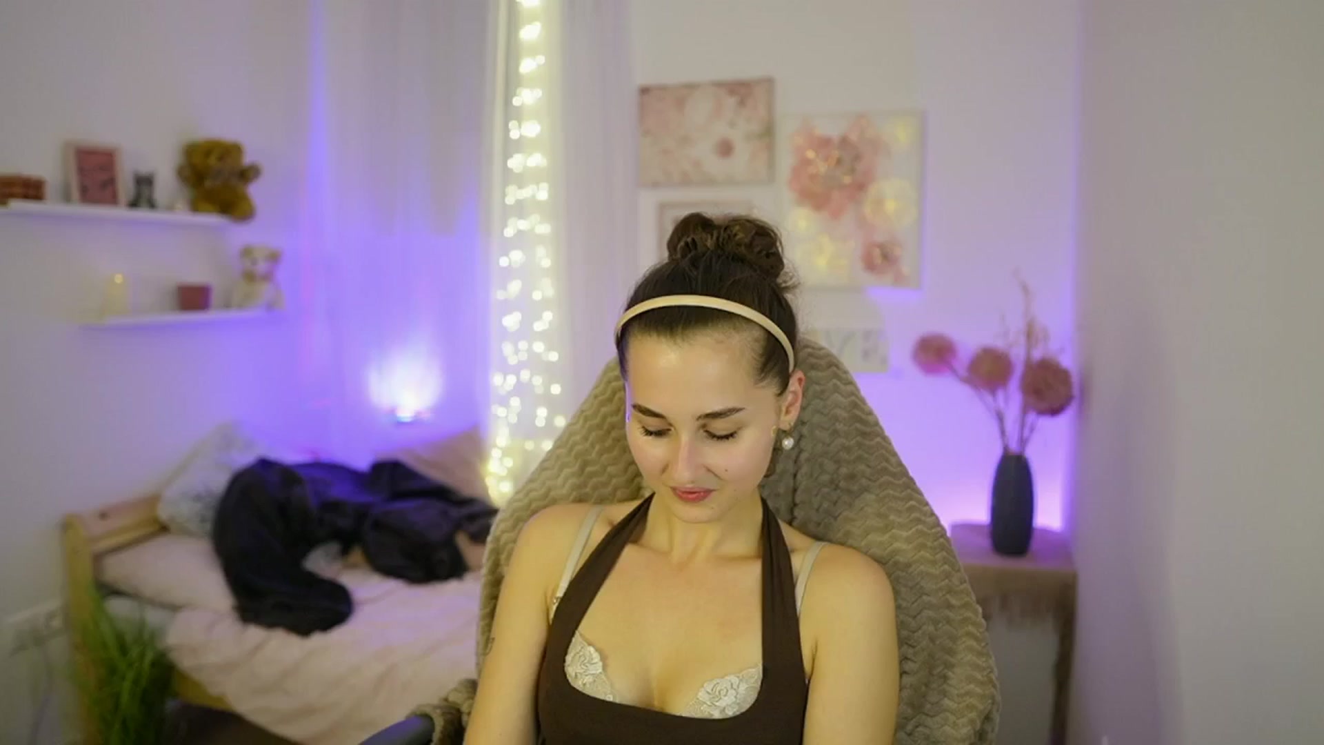 Gallery image thumbnail from Anita_Grey_'s myfreecams stream on, 10/16/2025, 23:51 image 13 of 20